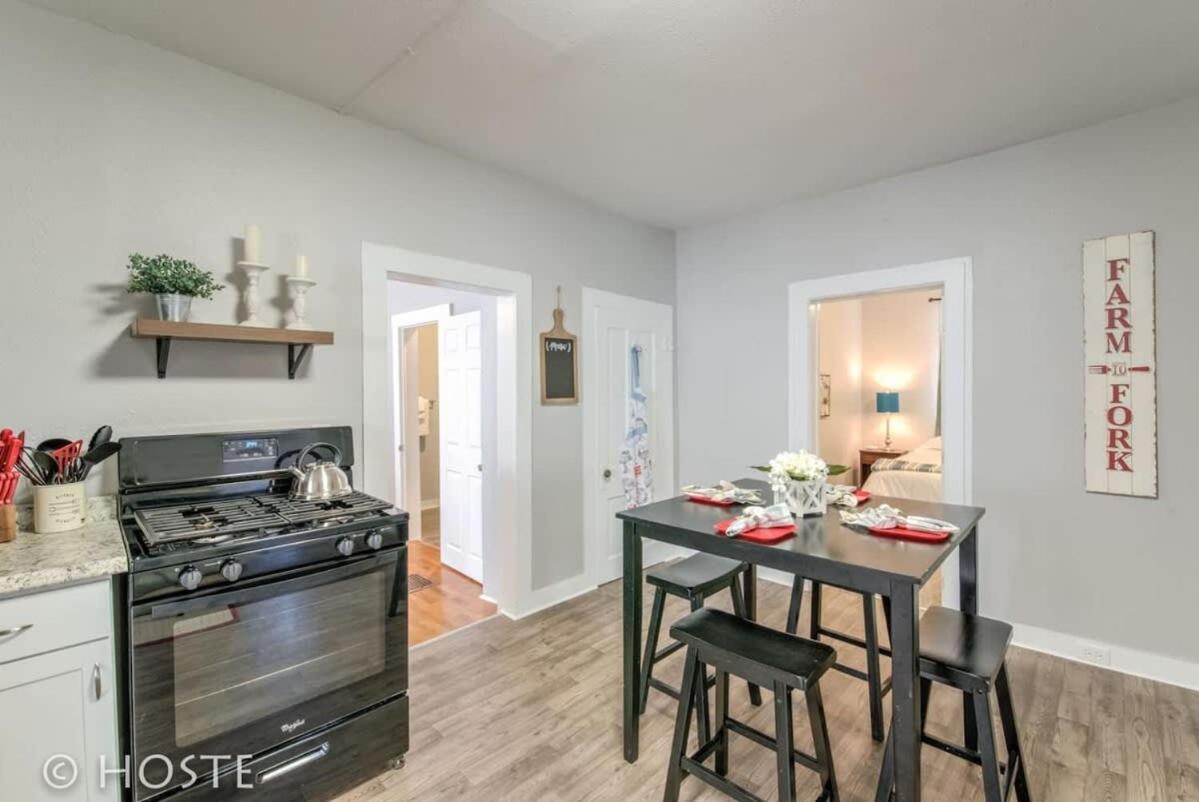 *h New!* Centrally Located 3bdrm Traveler's Near Downtown * Colorado Springs