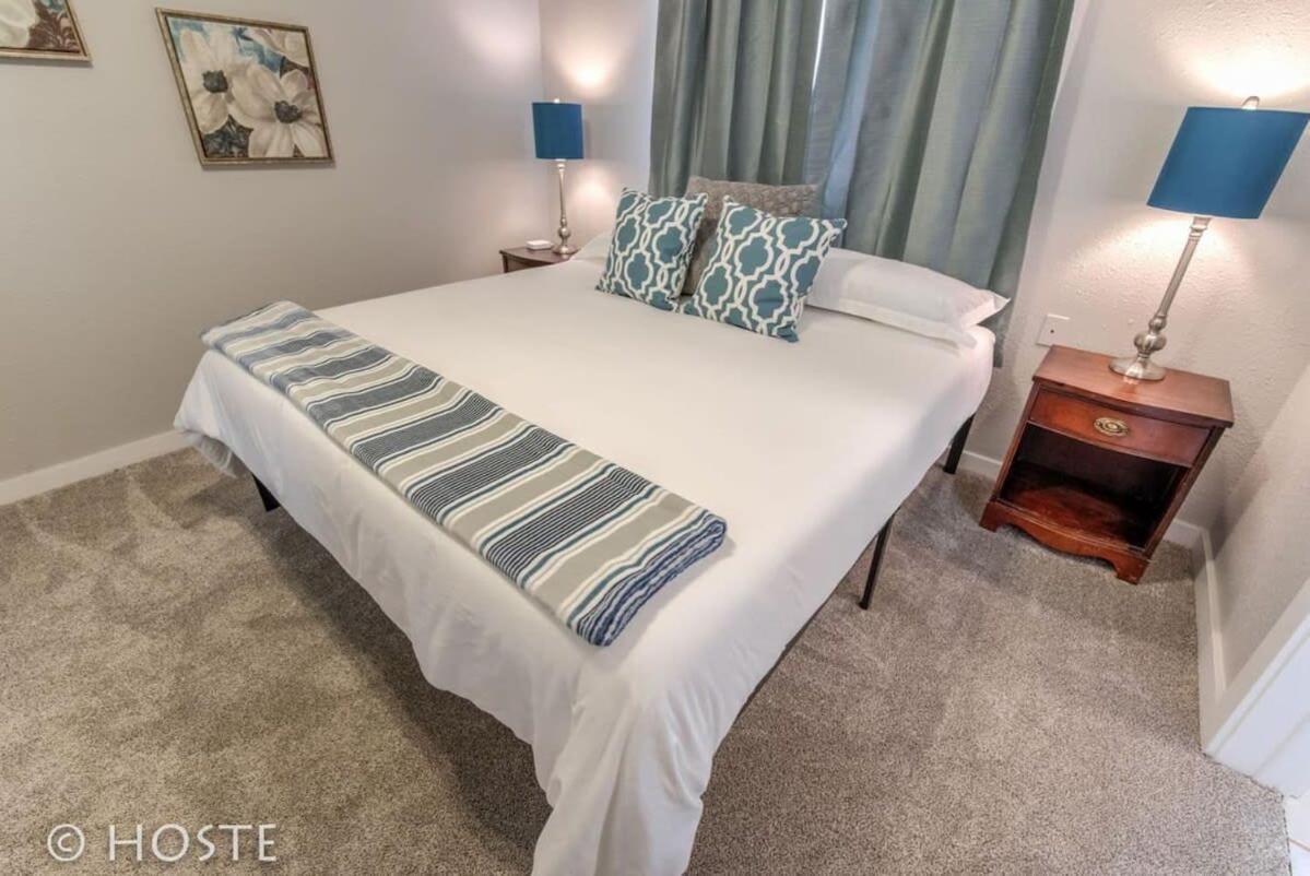 *h New!* Centrally Located 3bdrm Traveler's Near Downtown Colorado Springs