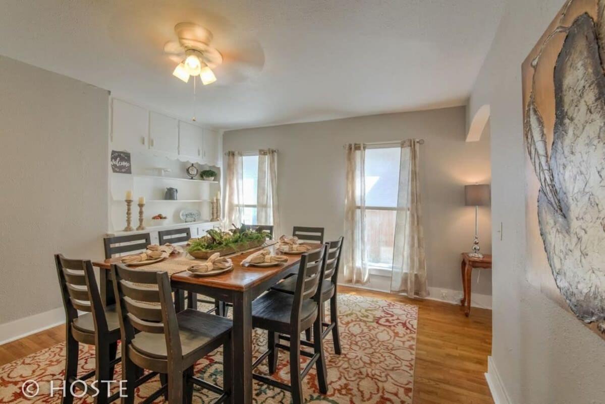 *h New!* Centrally Located 3bdrm Traveler's Near Downtown Apartment *