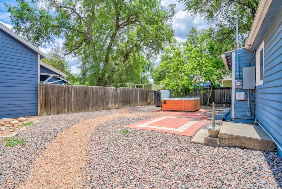 *h New!* Centrally Located 3bdrm Traveler's Near Downtown * Colorado Springs