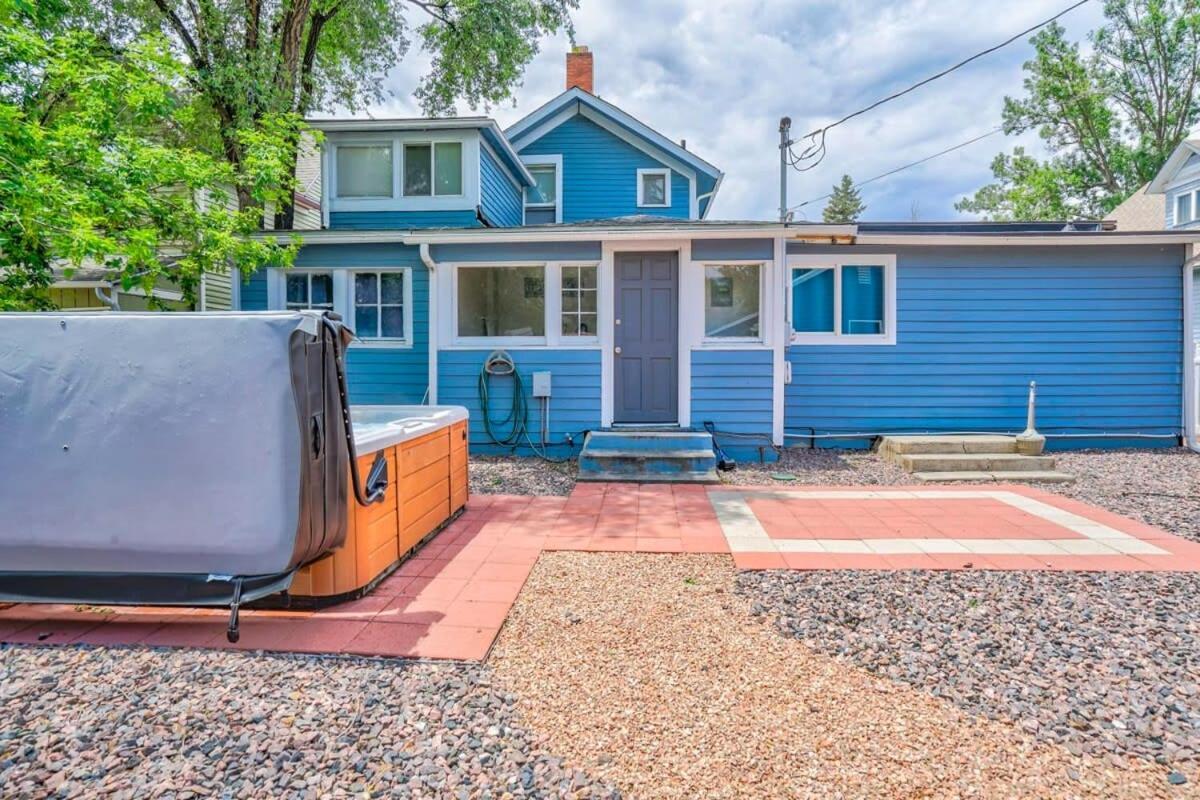 Apartment *h New!* Centrally Located 3bdrm Traveler's Near Downtown Colorado Springs