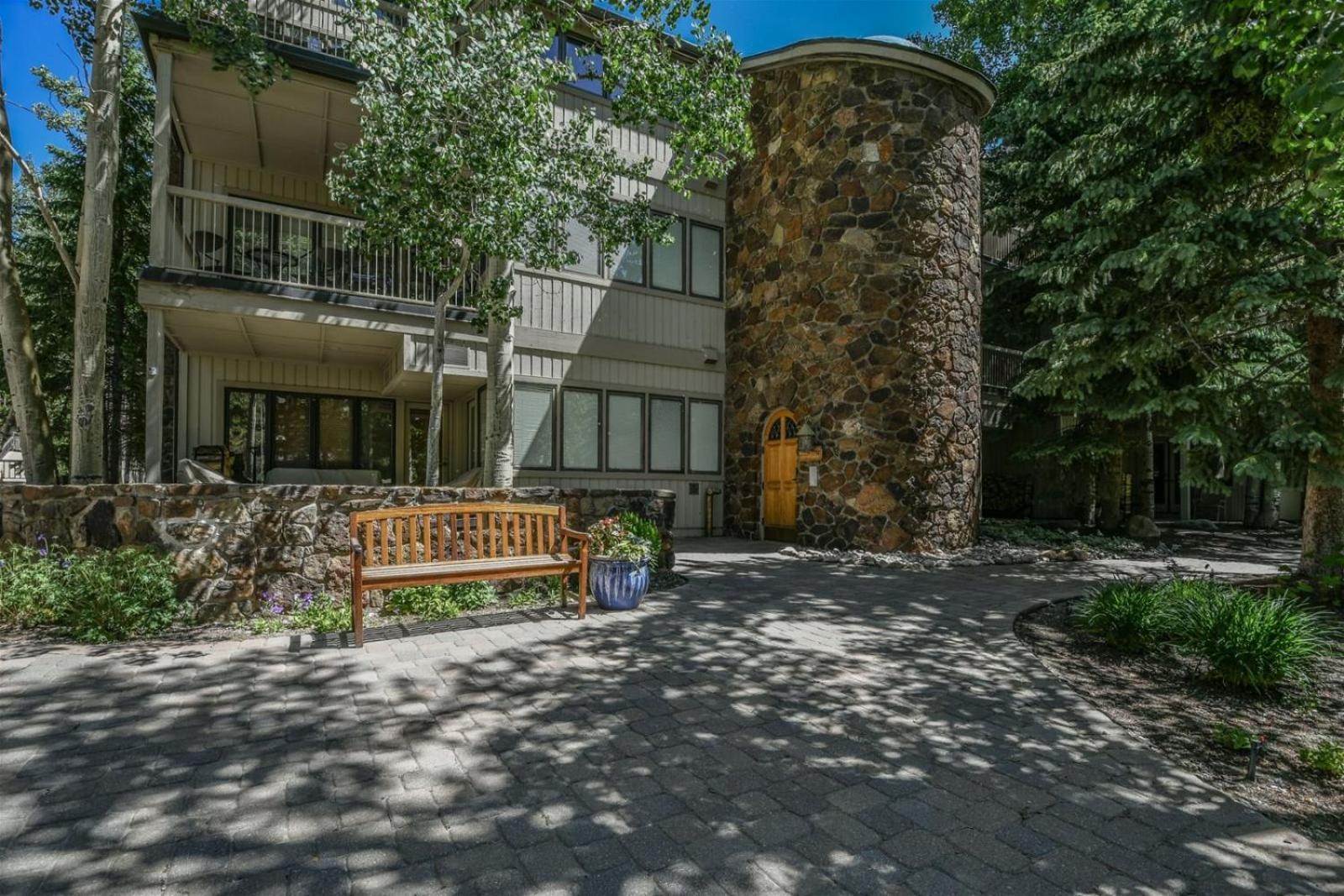 In 2 Bedroom At Chateaux Dumont Apartment Keystone
