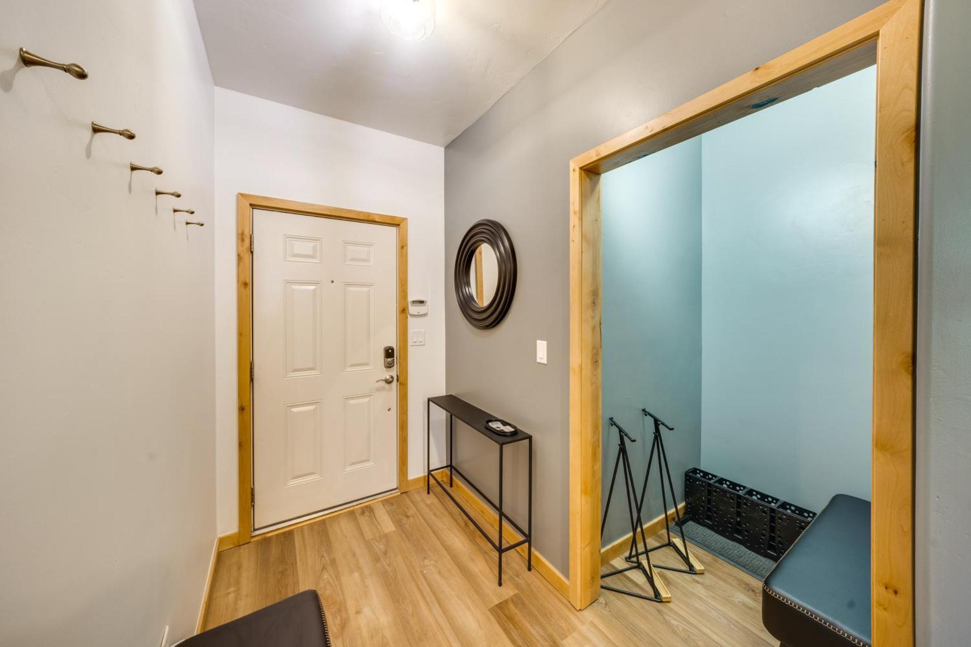 Four-season With Pool Access! Apartment *