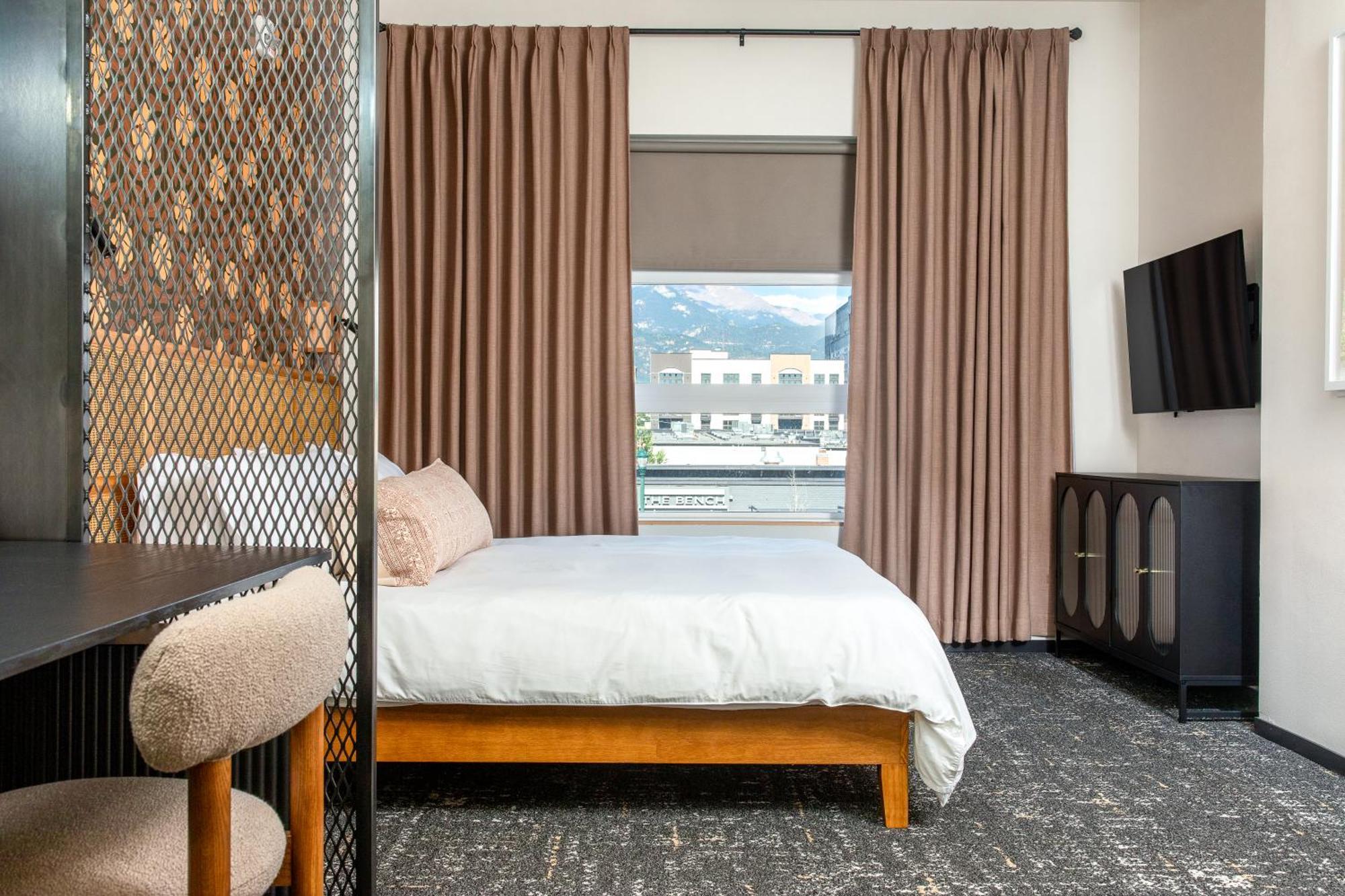 Kinship Landing Hotel *