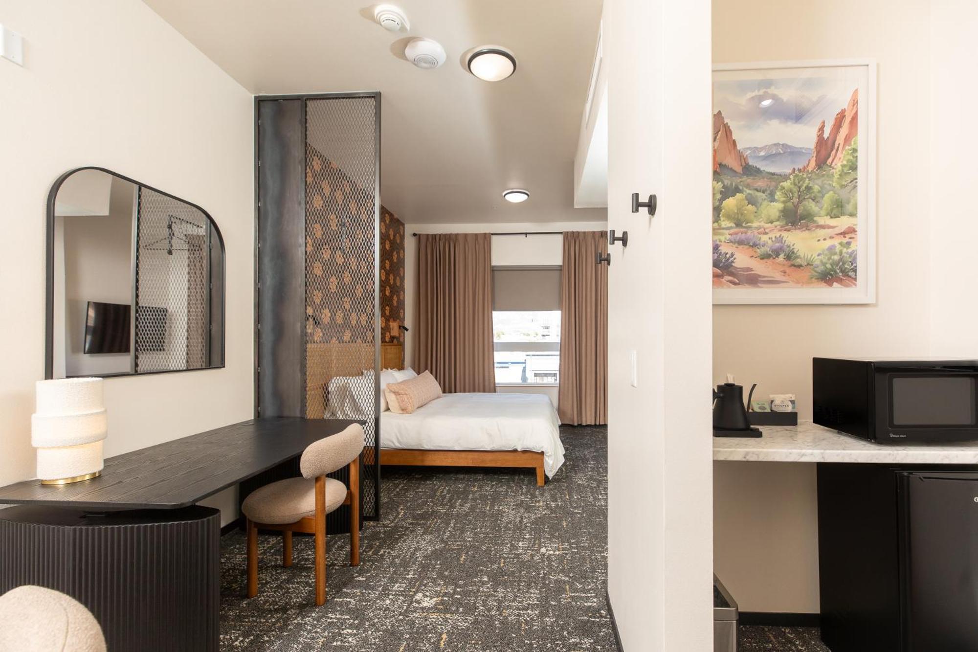 Hotel Kinship Landing Colorado Springs