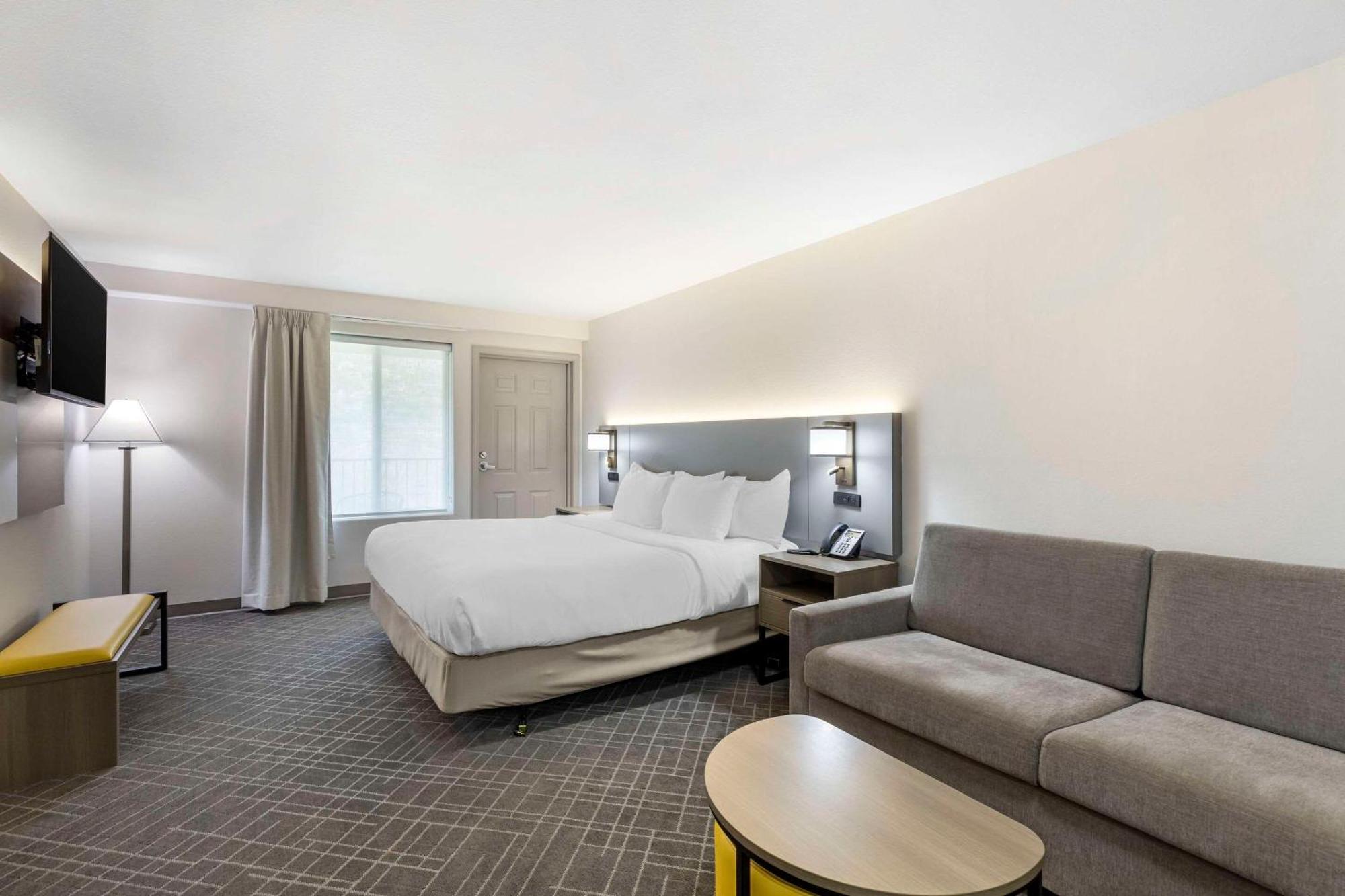 Comfort & On The River 3*