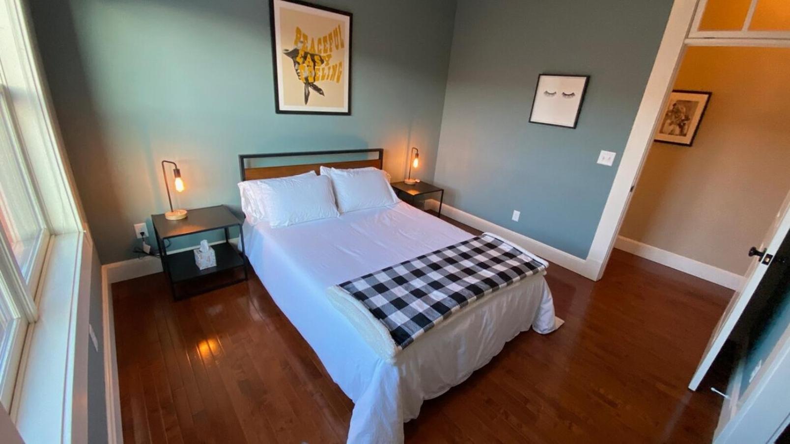 Ednas Place, Downtown Holiday home