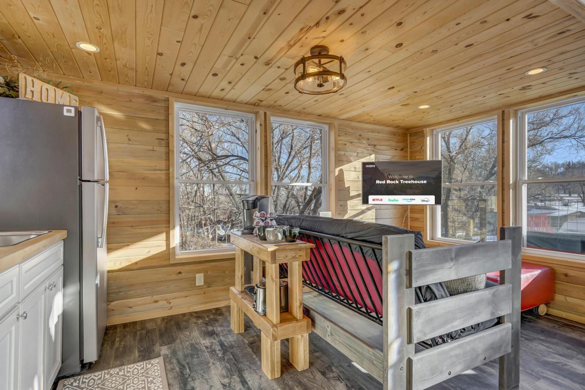 Red Rock Treehouse Unique In Old Colorado Colorado Springs