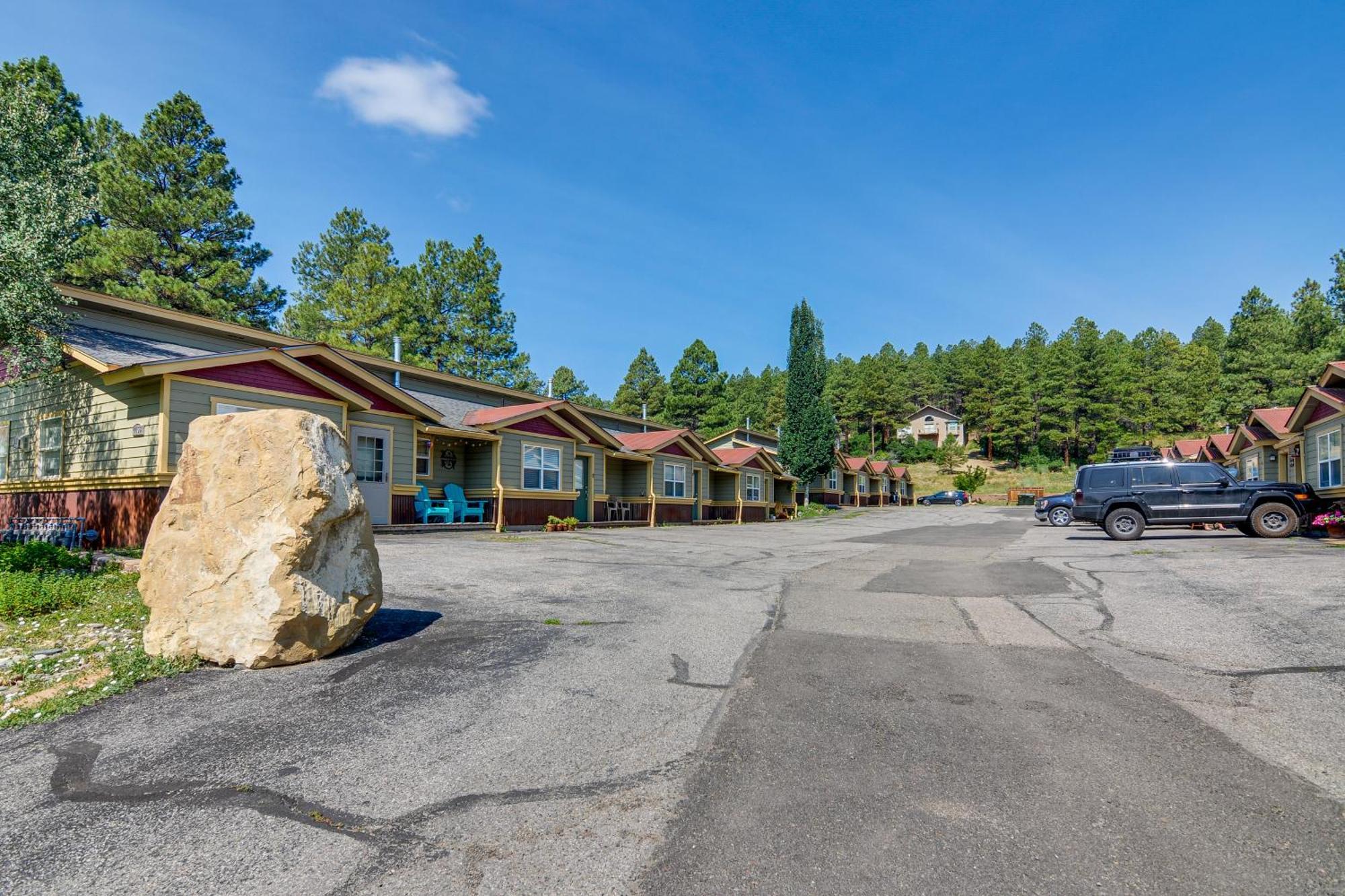 Remodeled Townhome Steps To Pagosa With Kayaks!