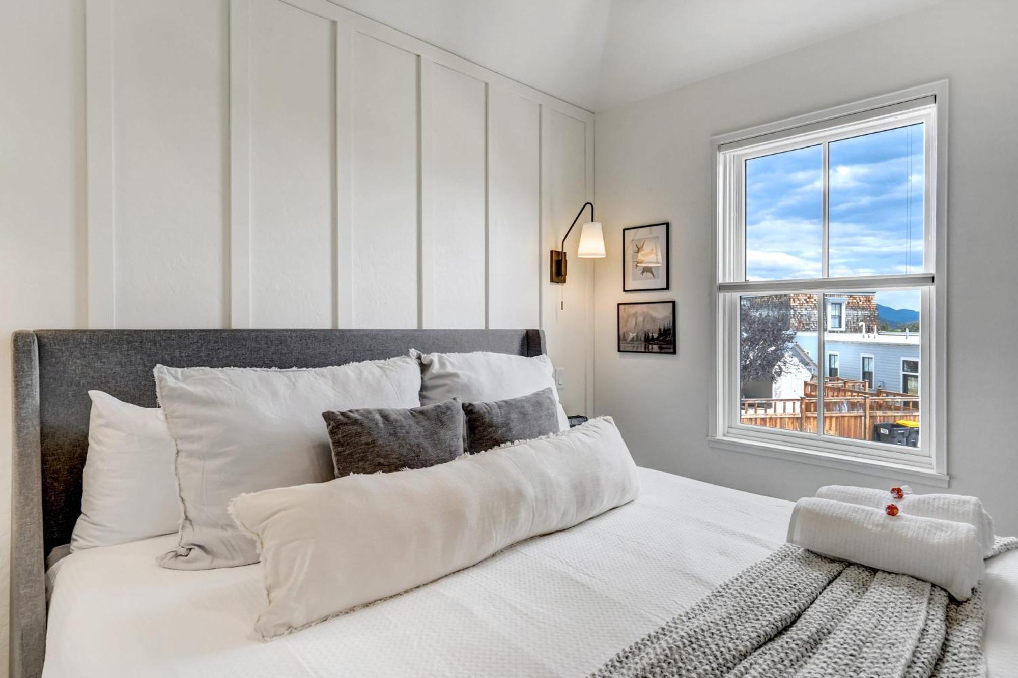 Whitewater Peak - Cozy Retreat With Scenic Views Holiday home