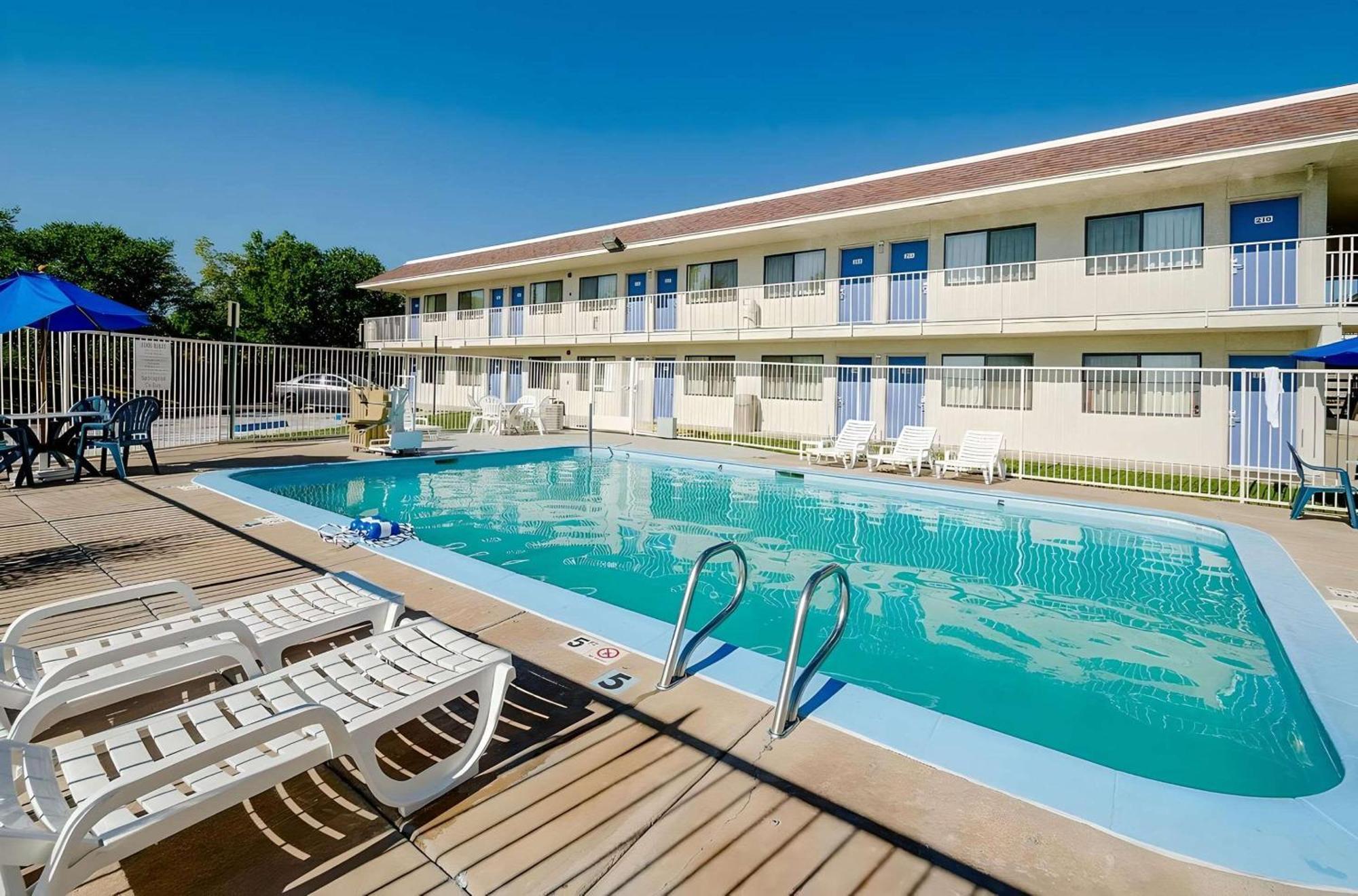 Park By Radisson, 2* Thornton