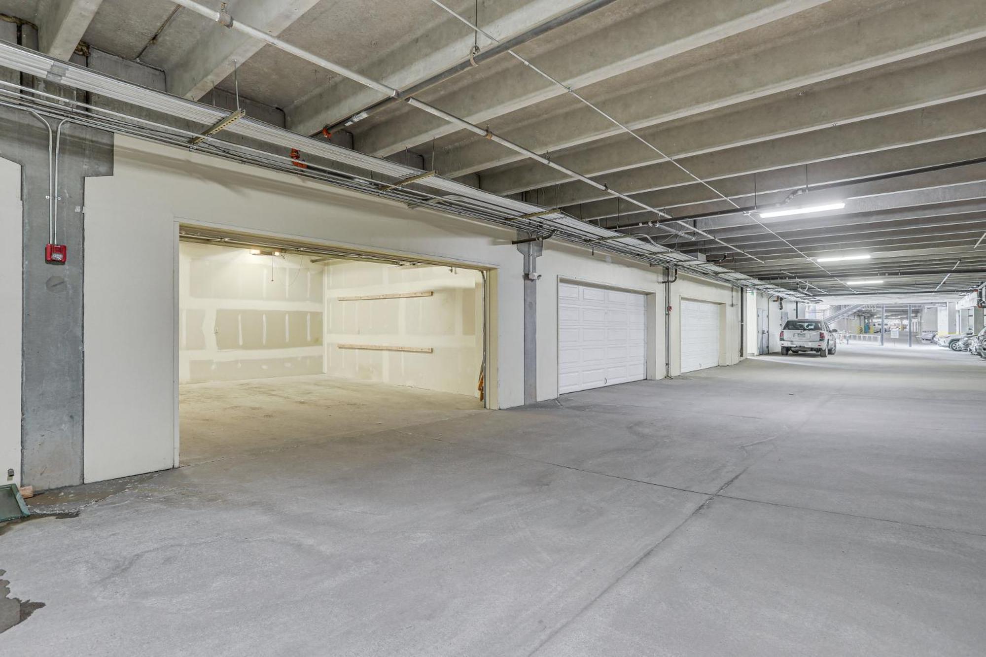 Expansive On Main Street With Views! Edwards