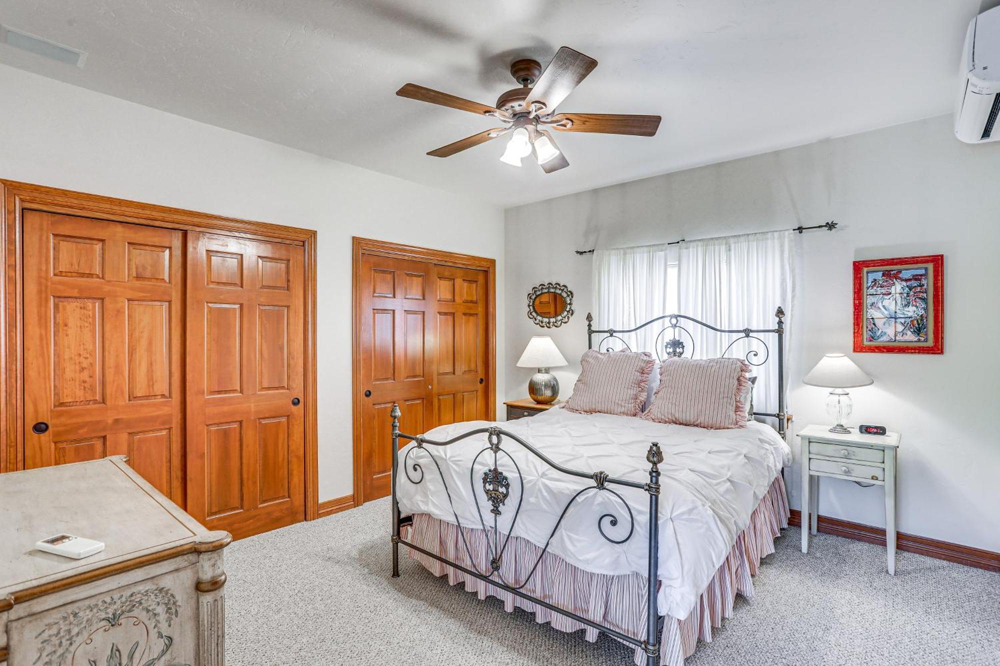 Expansive On Main Street With Views! Apartment *