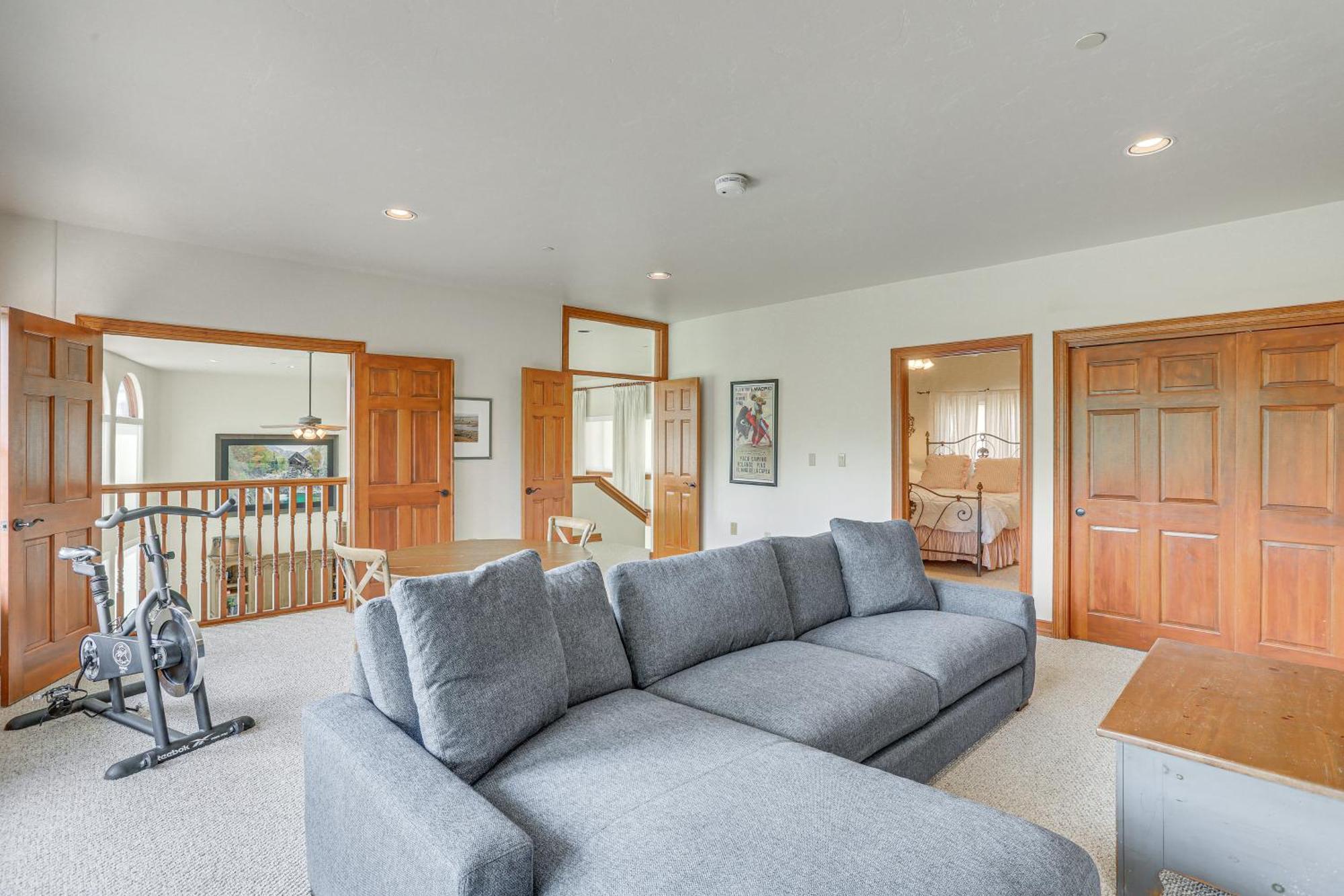 Expansive On Main Street With Views! *