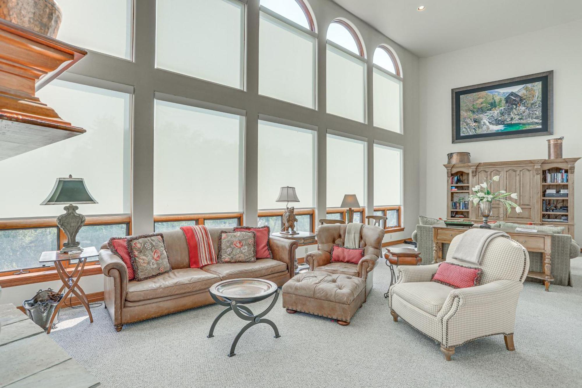 Expansive On Main Street With Views! *
