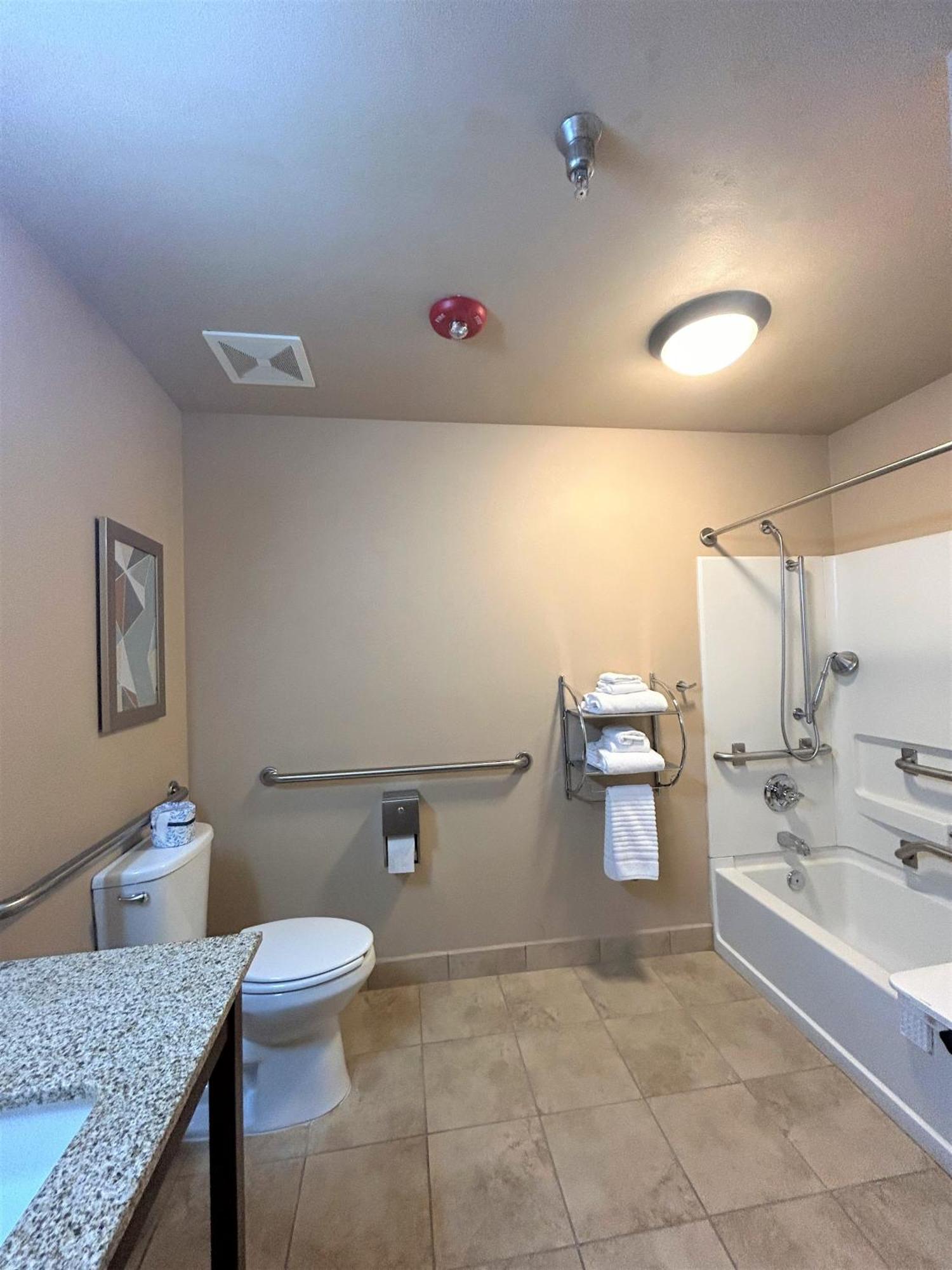 Hotel Comfort & 3*