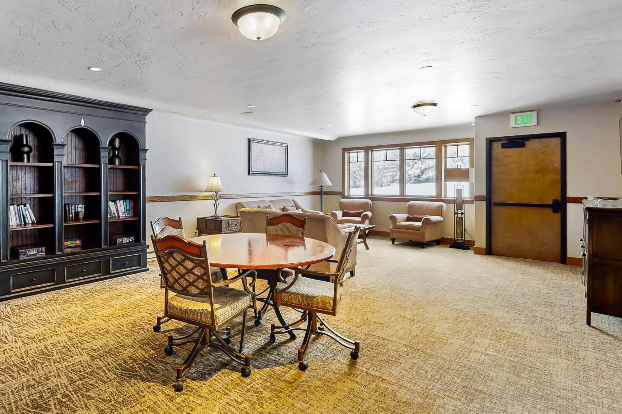 Apartment Phoenix 215 *