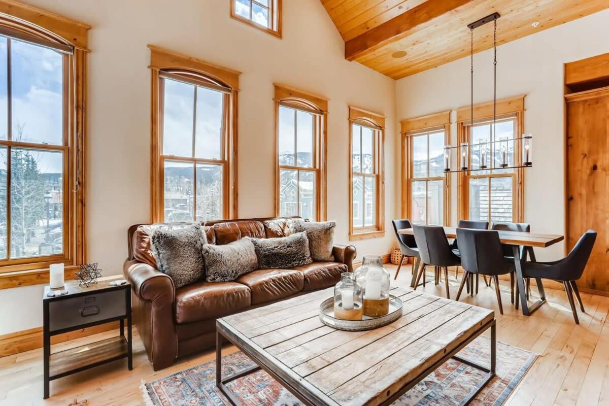 Apartment The Lavish Lincoln Luxe Alpine Loft *