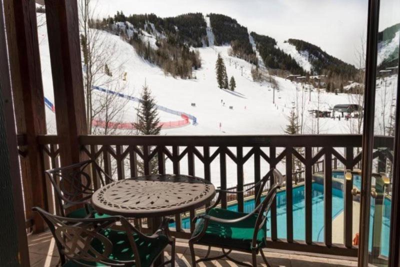 Ritz-carlton 3 Bedroom In, Out Includes Slopeside Heated Pools And Hot Tubs *