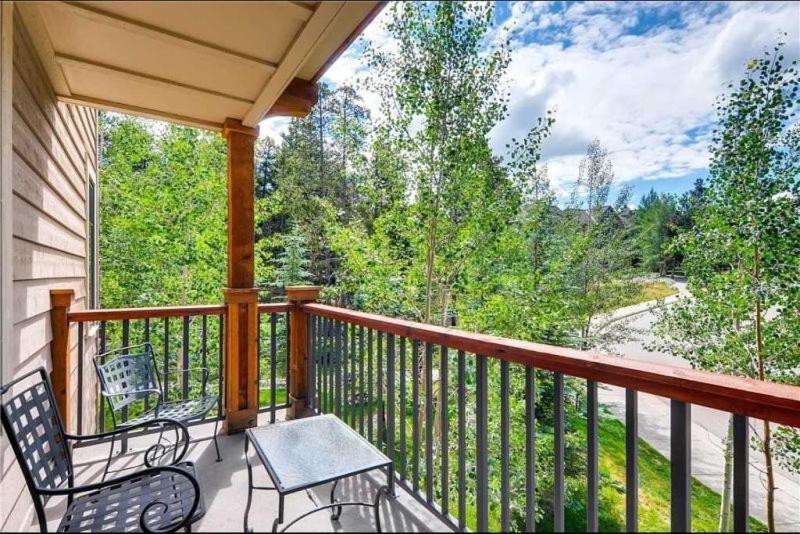 Mountain View Haven: Luxury 2br Steps From Main Street