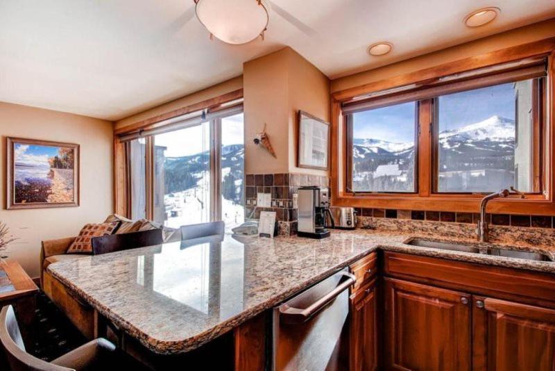 Alpine Retreat: Ski-in/ski-out Downtown * Breckenridge