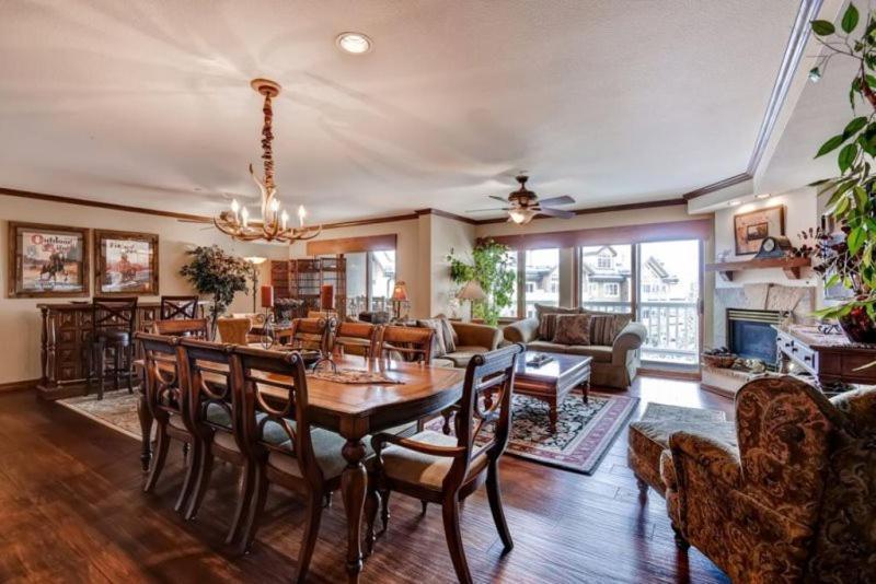 Apartment Ski-in Ski-out Alpine Condo: Amenities & Wellness *