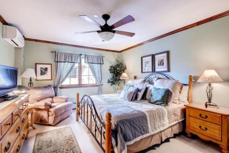 Apartment Ski-in Ski-out Alpine Condo: Amenities & Wellness