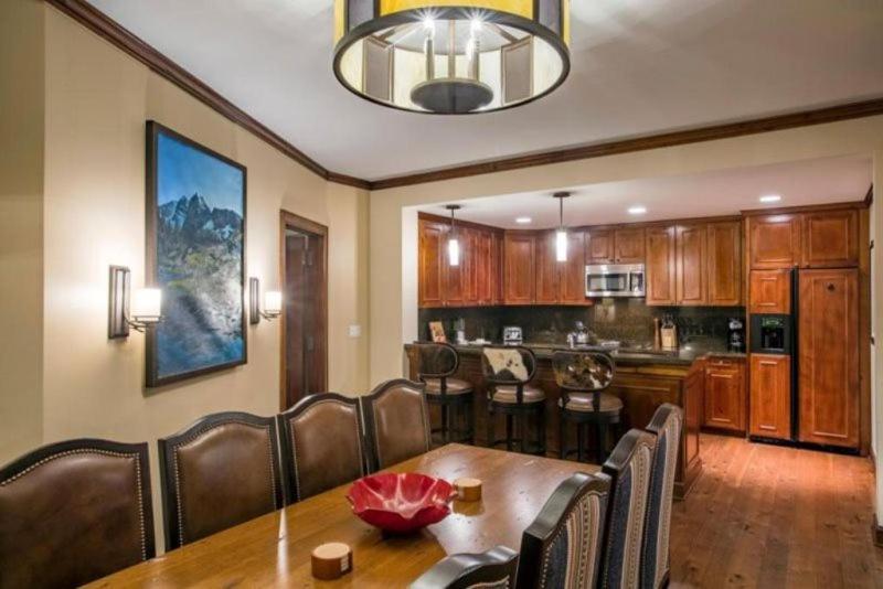 Ritz-carlton: Ski-in/ski-out Luxury Apartment
