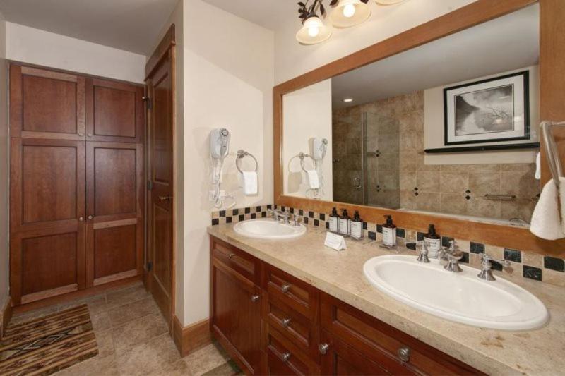 Premier 2 Bedroom In, Out Lone Eagle With The Access To Skiing In