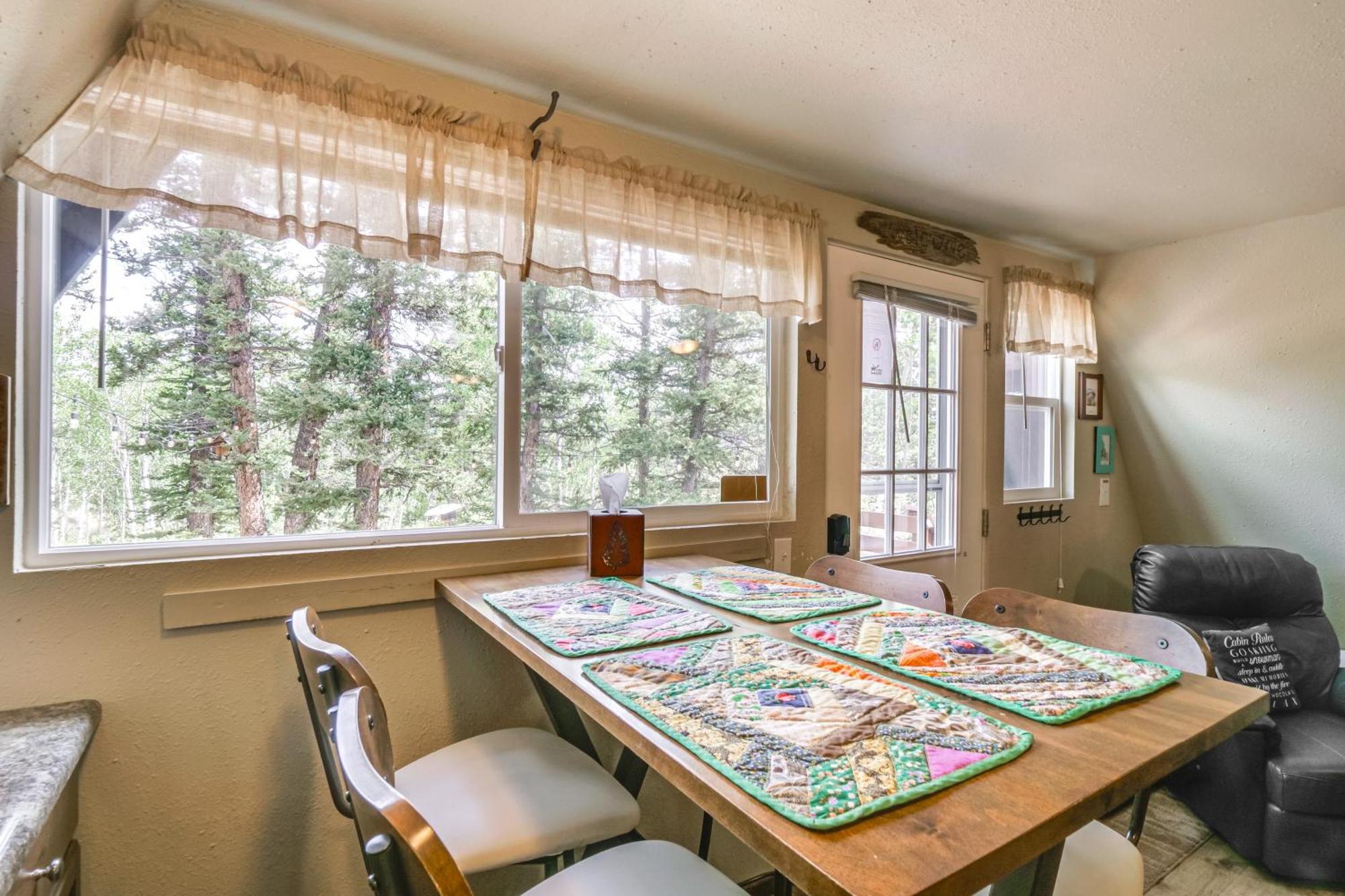 Sunny Muddy Moose Cabin With Fire Pit And Mtn Views! *