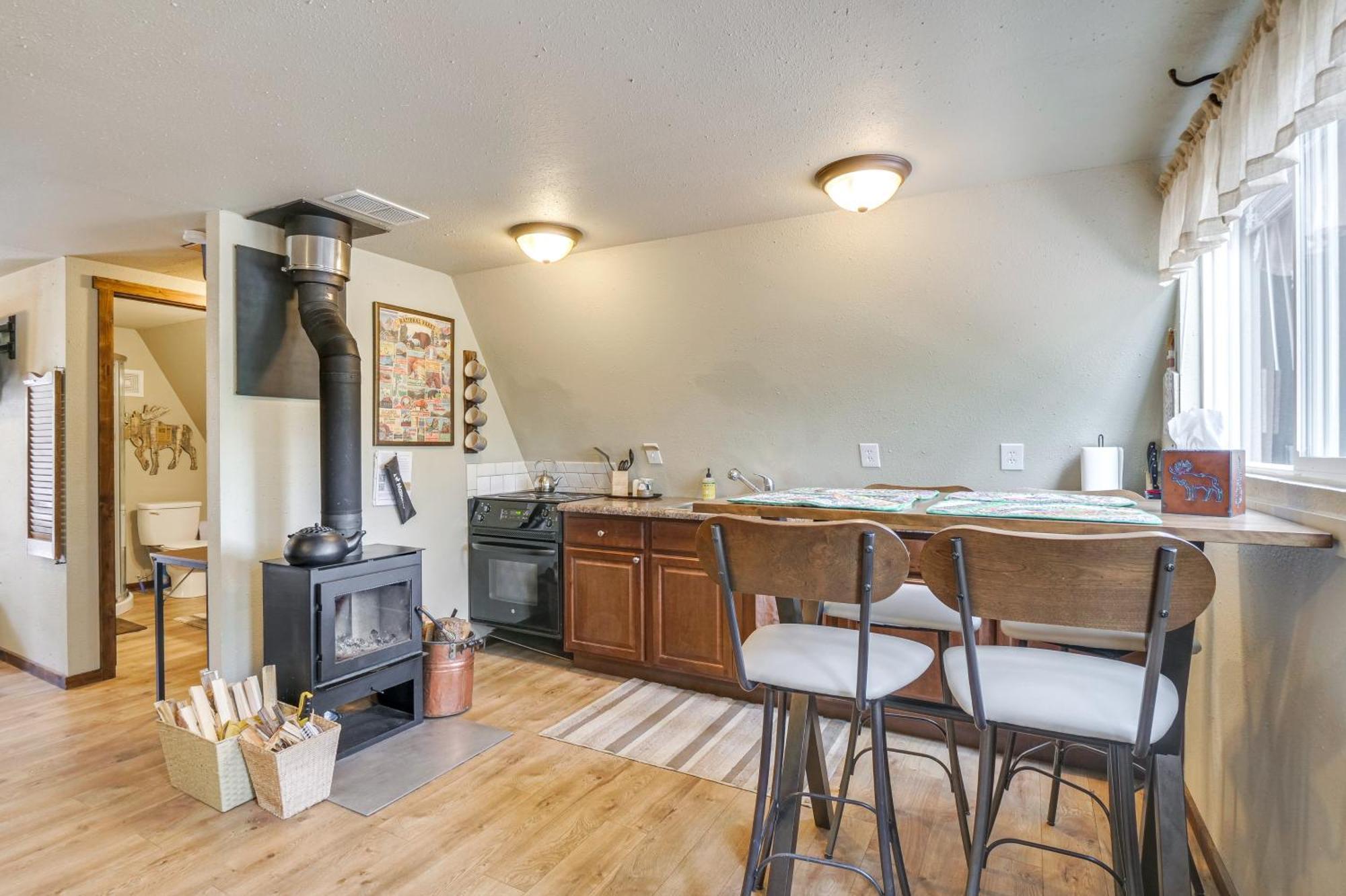 Sunny Muddy Moose Cabin With Fire Pit And Mtn Views! Casa de férias Como