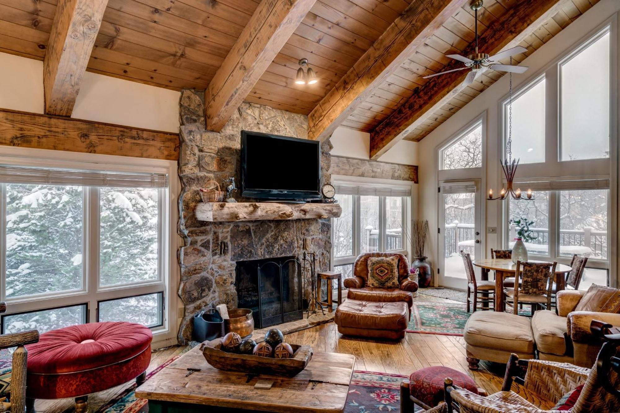Private Hot Tub With Mountain Views, Pet Friendly, Quick Walk To Area Base * Steamboat Springs