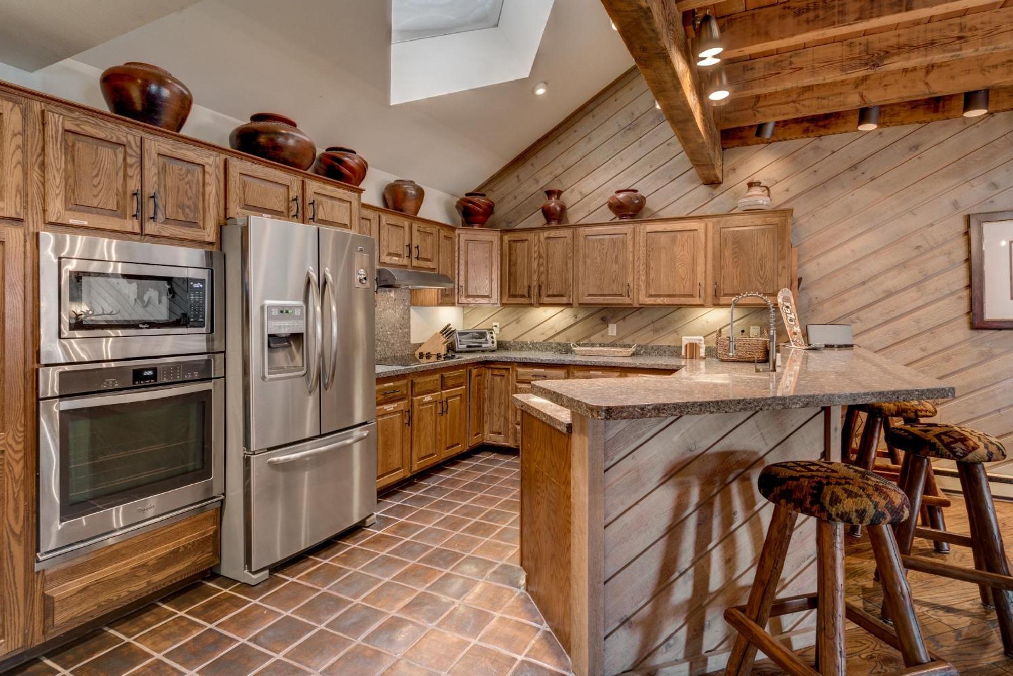 Private Hot Tub With Mountain Views, Pet Friendly, Quick Walk To Area Base *