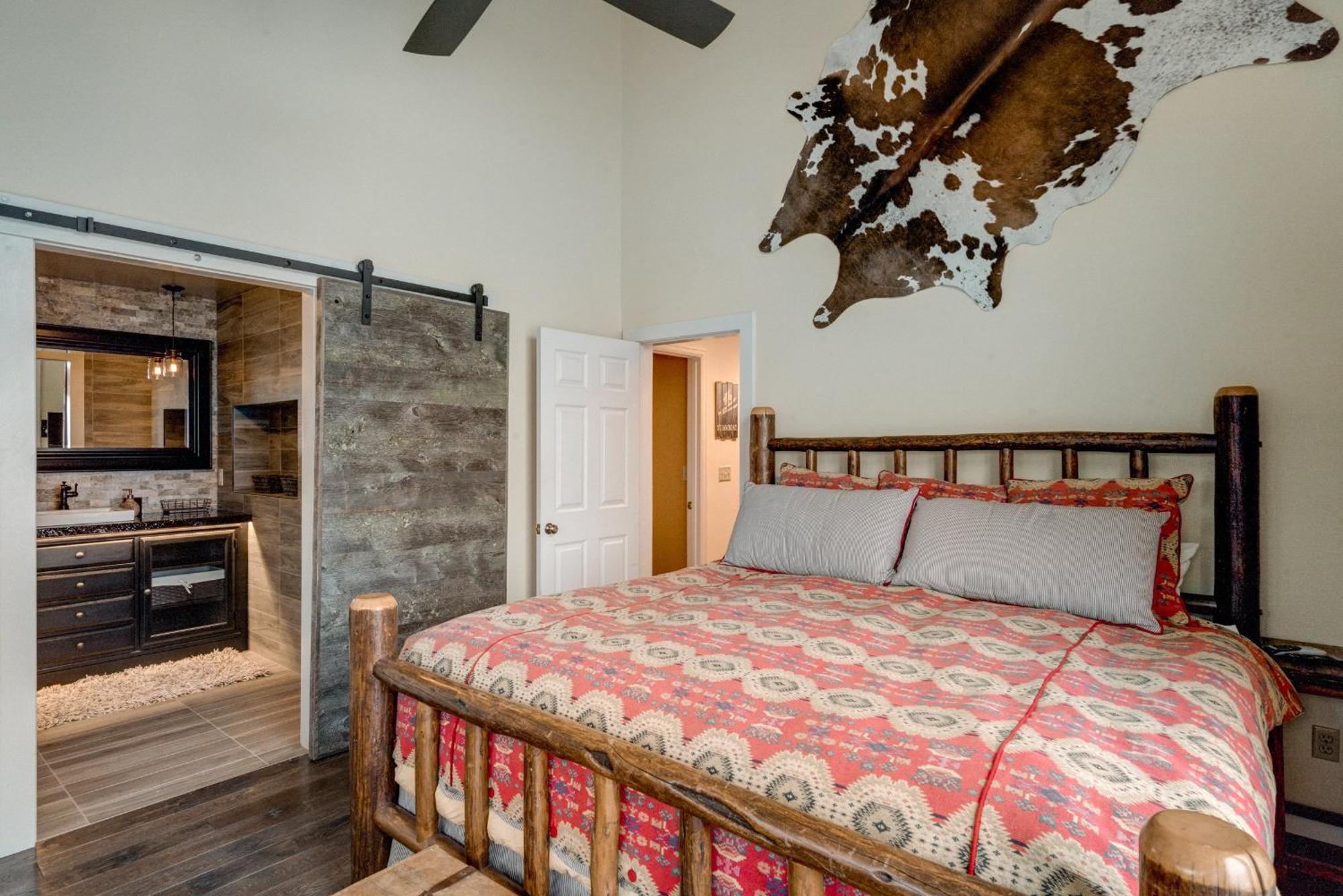 Private Hot Tub With Mountain Views, Pet Friendly, Quick Walk To Area Base Steamboat Springs