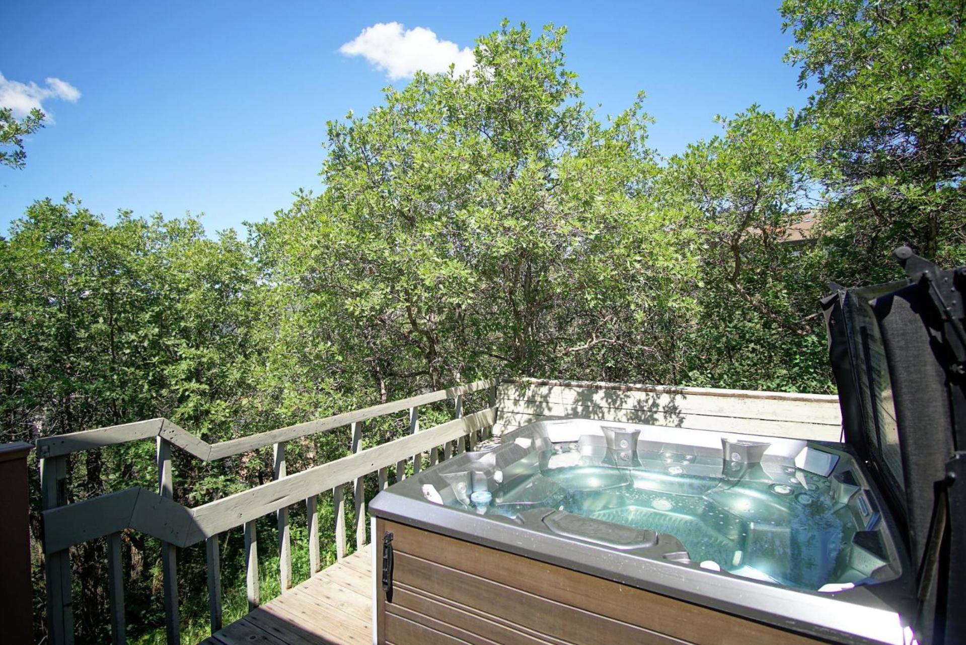 Private Hot Tub With Mountain Views, Pet Friendly, Quick Walk To Area Base