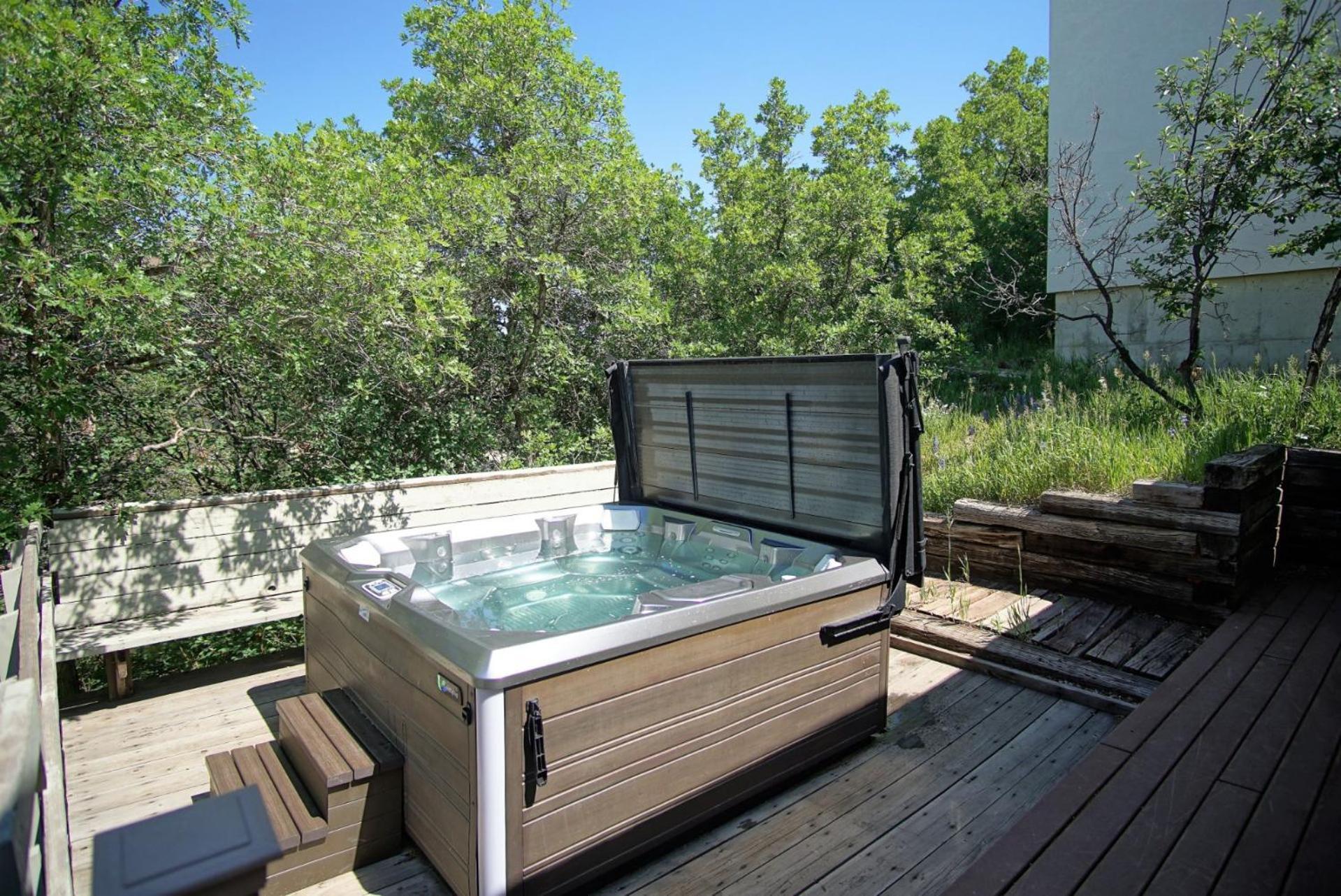 Private Hot Tub With Mountain Views, Pet Friendly, Quick Walk To Area Base Holiday home