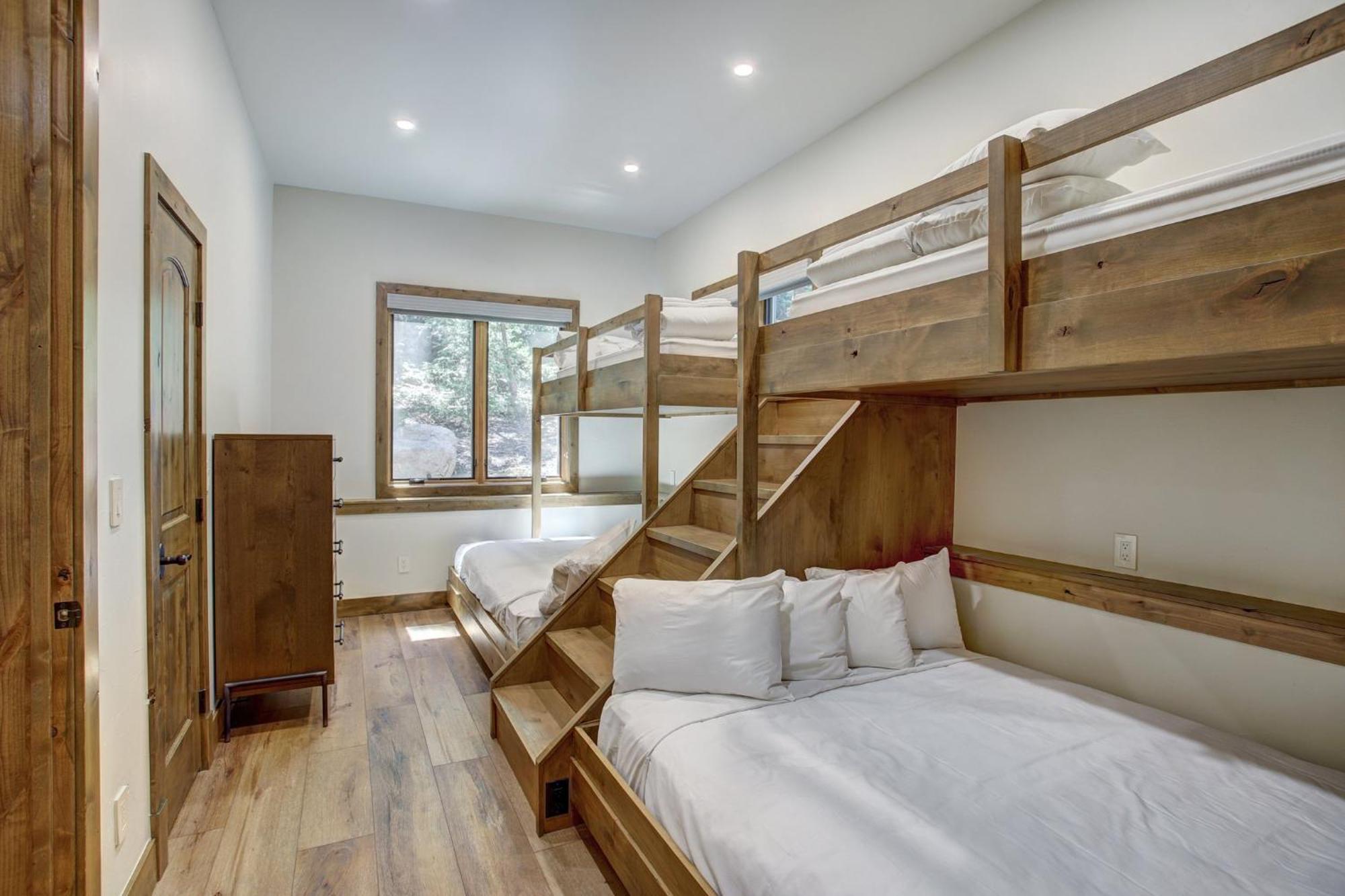 Private Homes By Resort 4*