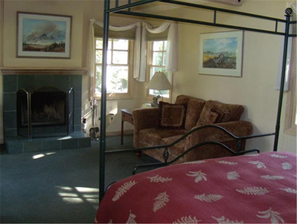 Apple Orchard Bed & Breakfast Hermosa
