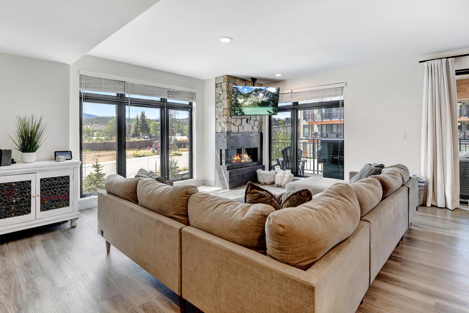 Luxury 2208: Hot Tub, Ac & Views With Activity Perks