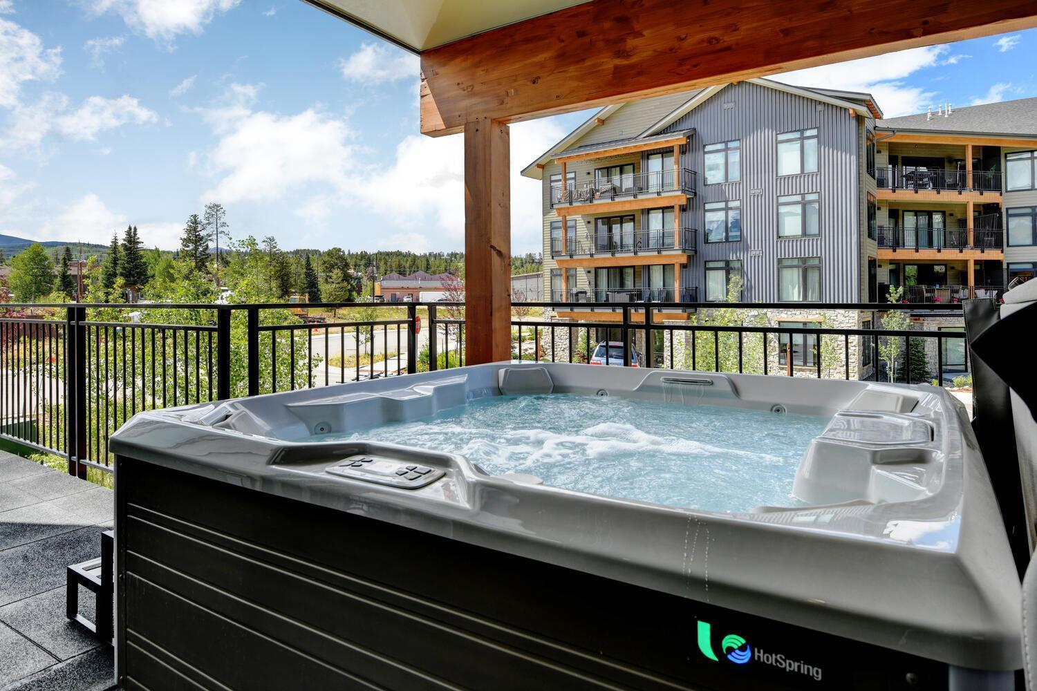 Luxury 2208: Hot Tub, Ac & Views With Activity Perks Holiday home Winter Park