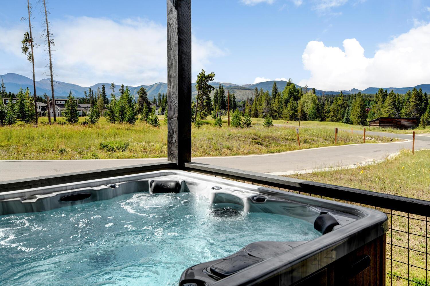 New Luxury 57 Great Views Hot Tub Price 500 Dollars In Free Activities Daily * Fraser