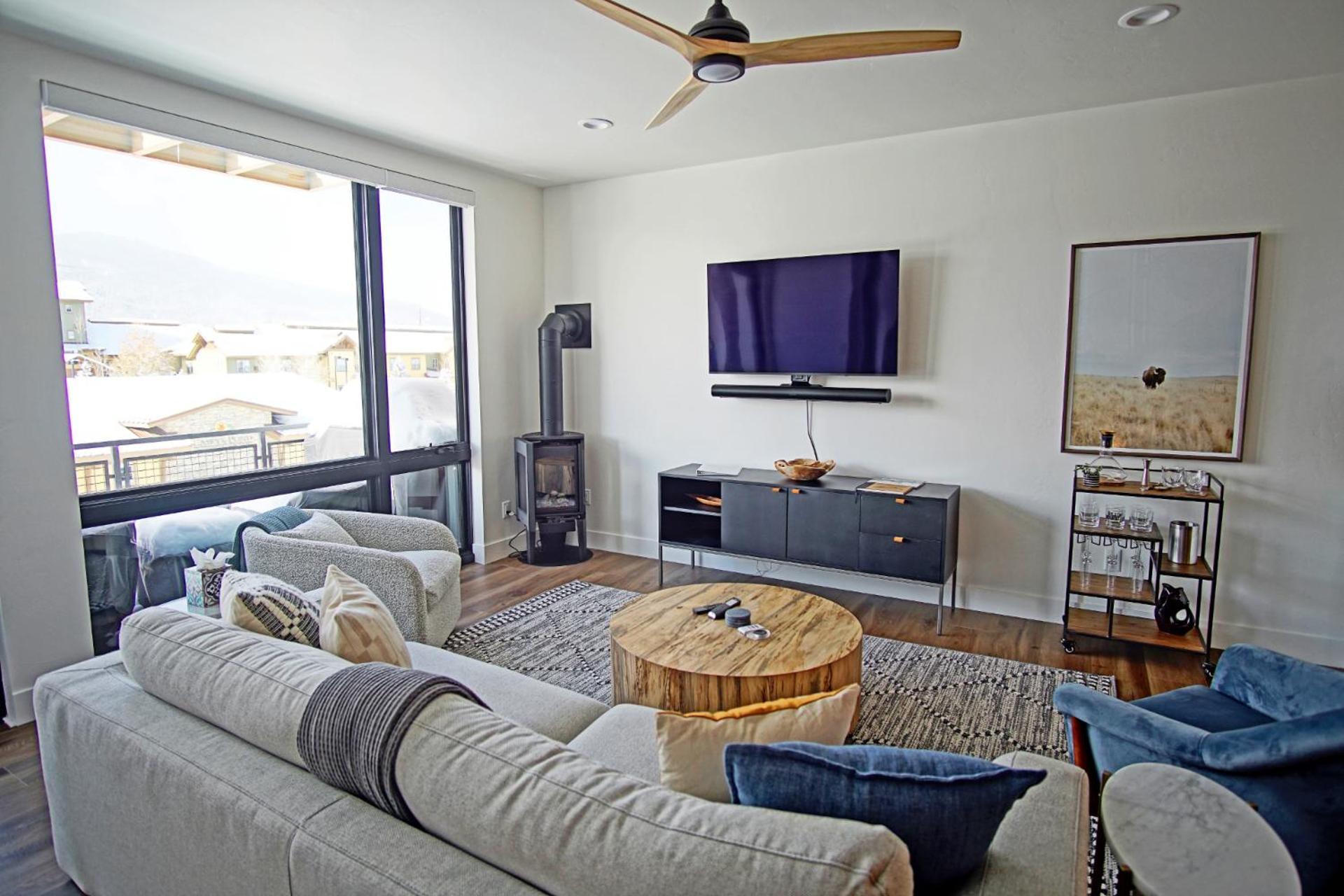 Urban Luxury At Competitive Rates - Rooftop Patio With Hot Tub - Perfect For 2 Families Holiday home Steamboat Springs
