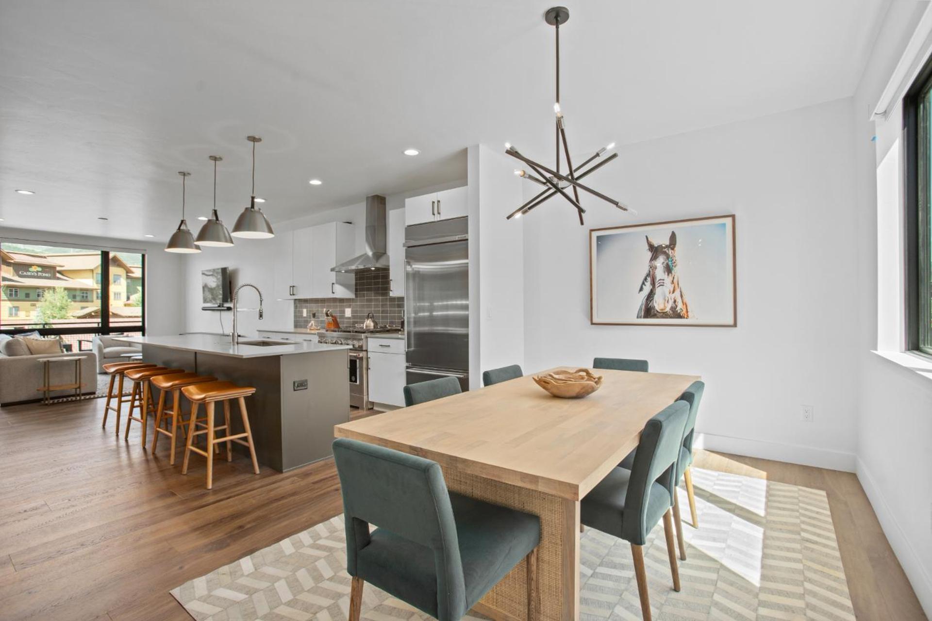 Urban Luxury At Competitive Rates - Rooftop Patio With Hot Tub - Perfect For 2 Families