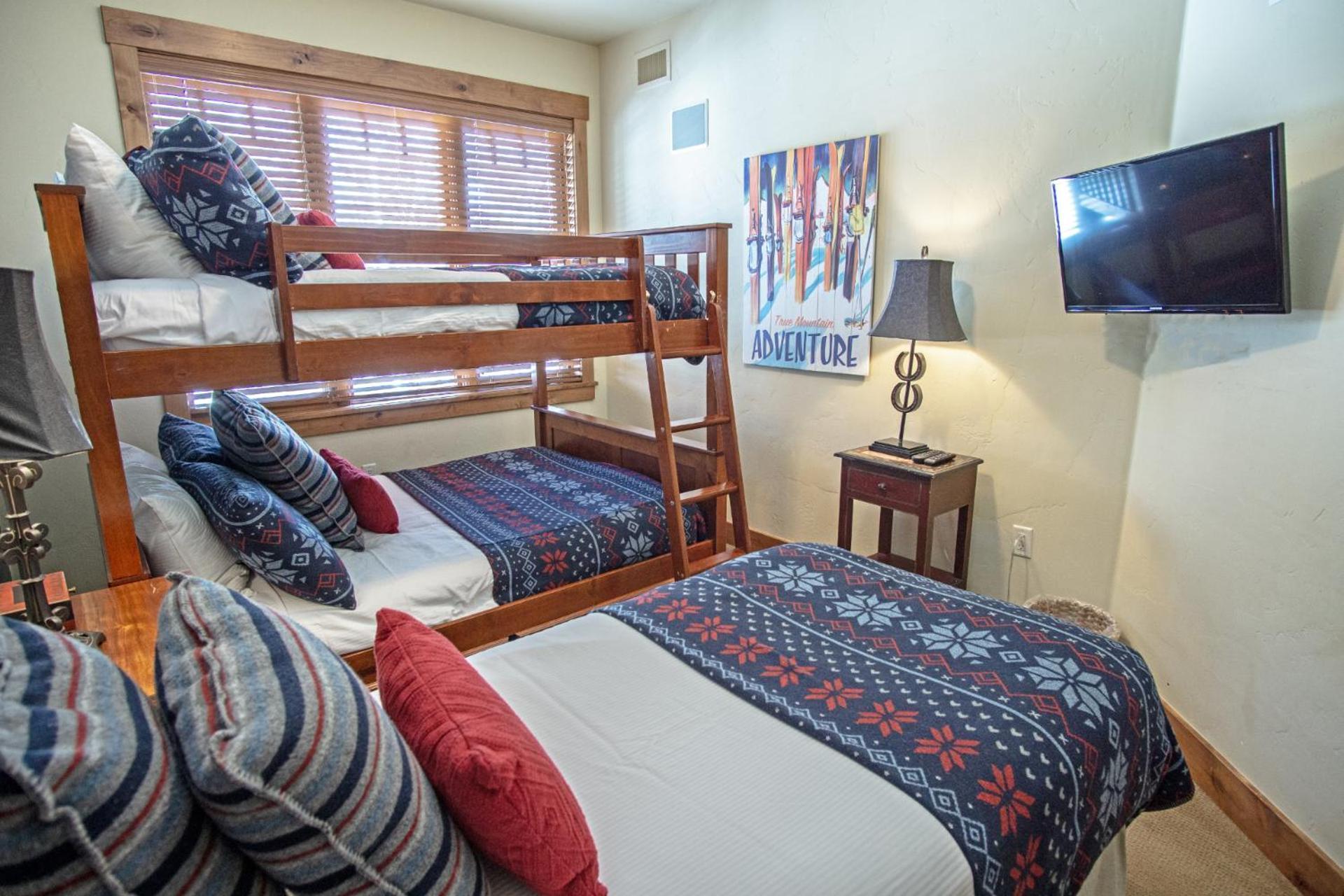Outdoor Pool And Hot Tub, Air Conditioning, Covered Deck With Gas Grill, Penthouse Level Casa de férias Steamboat Springs