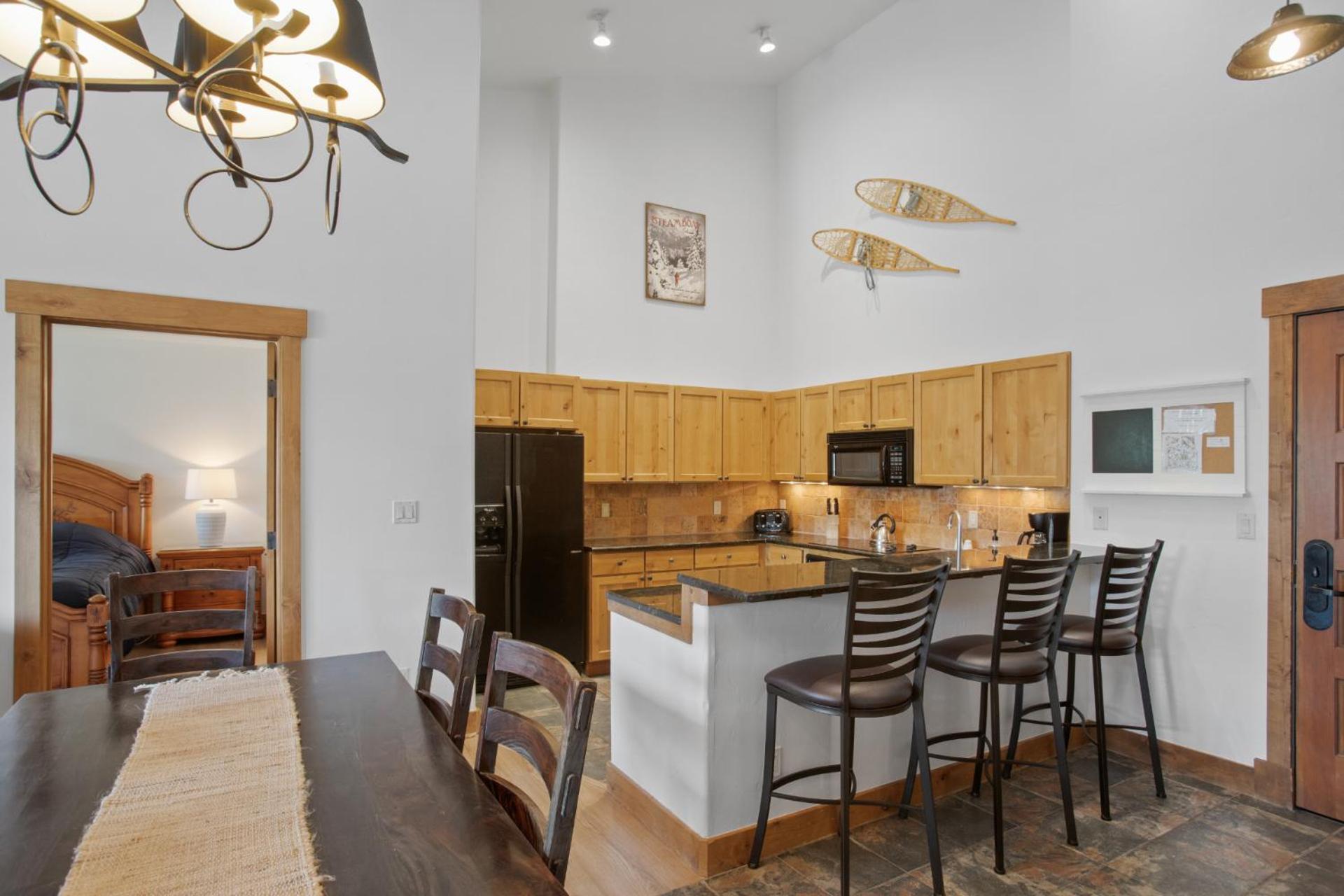 4 Pools And 10 Hot Tubs, Renovated Penthouse Condo, Season Private Shuttle Holiday home Steamboat Springs