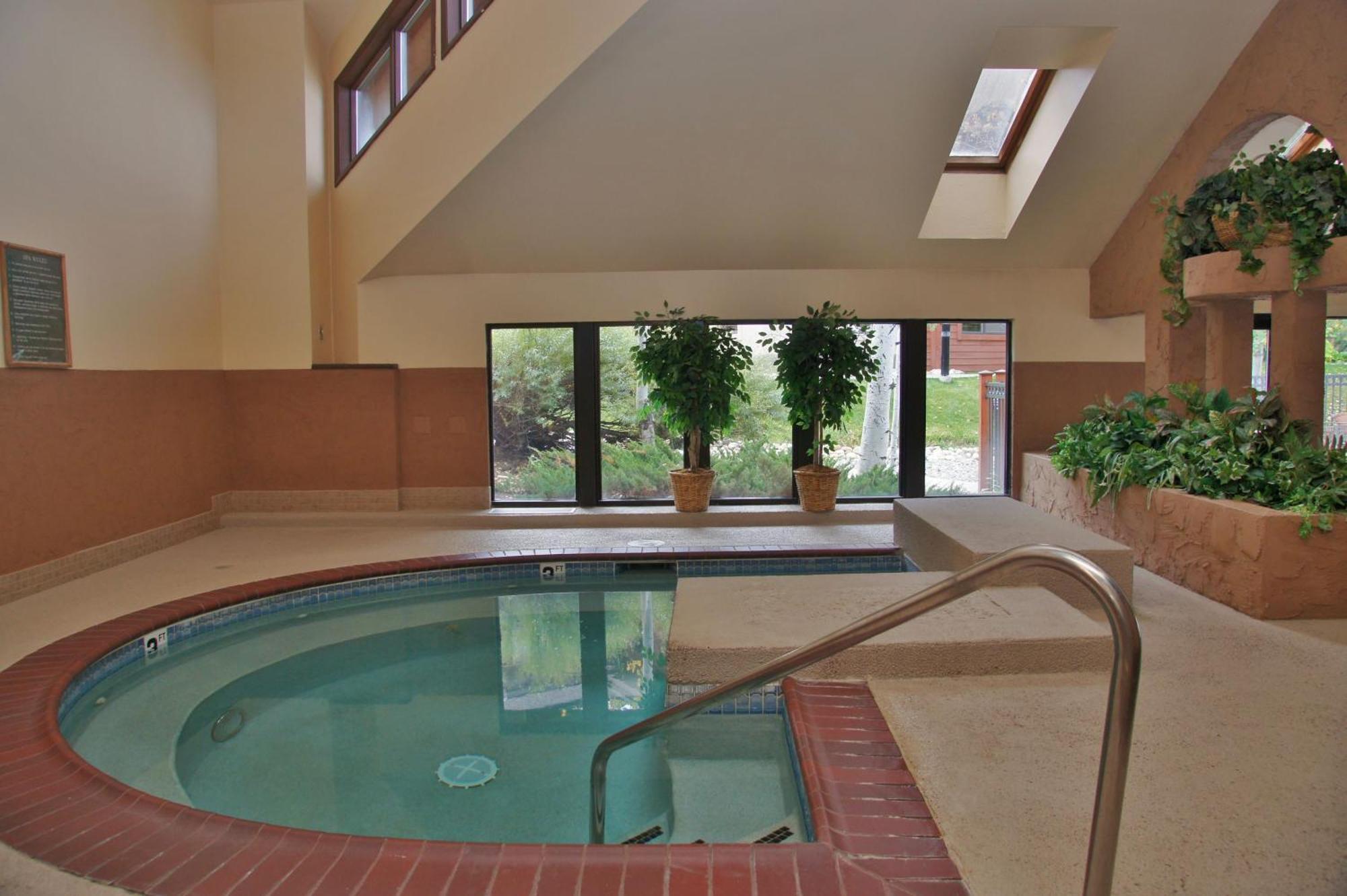 Holiday home Outdoor Pools And Hot Tubs, Air Conditioning, Washer & Dryer In Unit, Mountain Views *