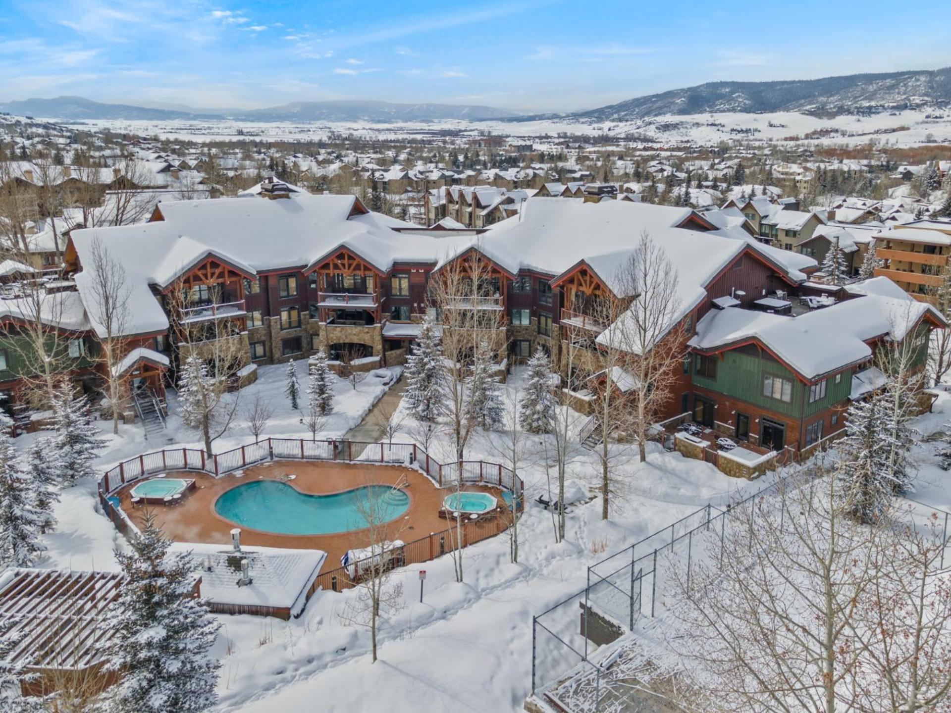 Outdoor Pools And Hot Tubs, Air Conditioning, Washer & Dryer In Unit, Mountain Views Holiday home Steamboat Springs