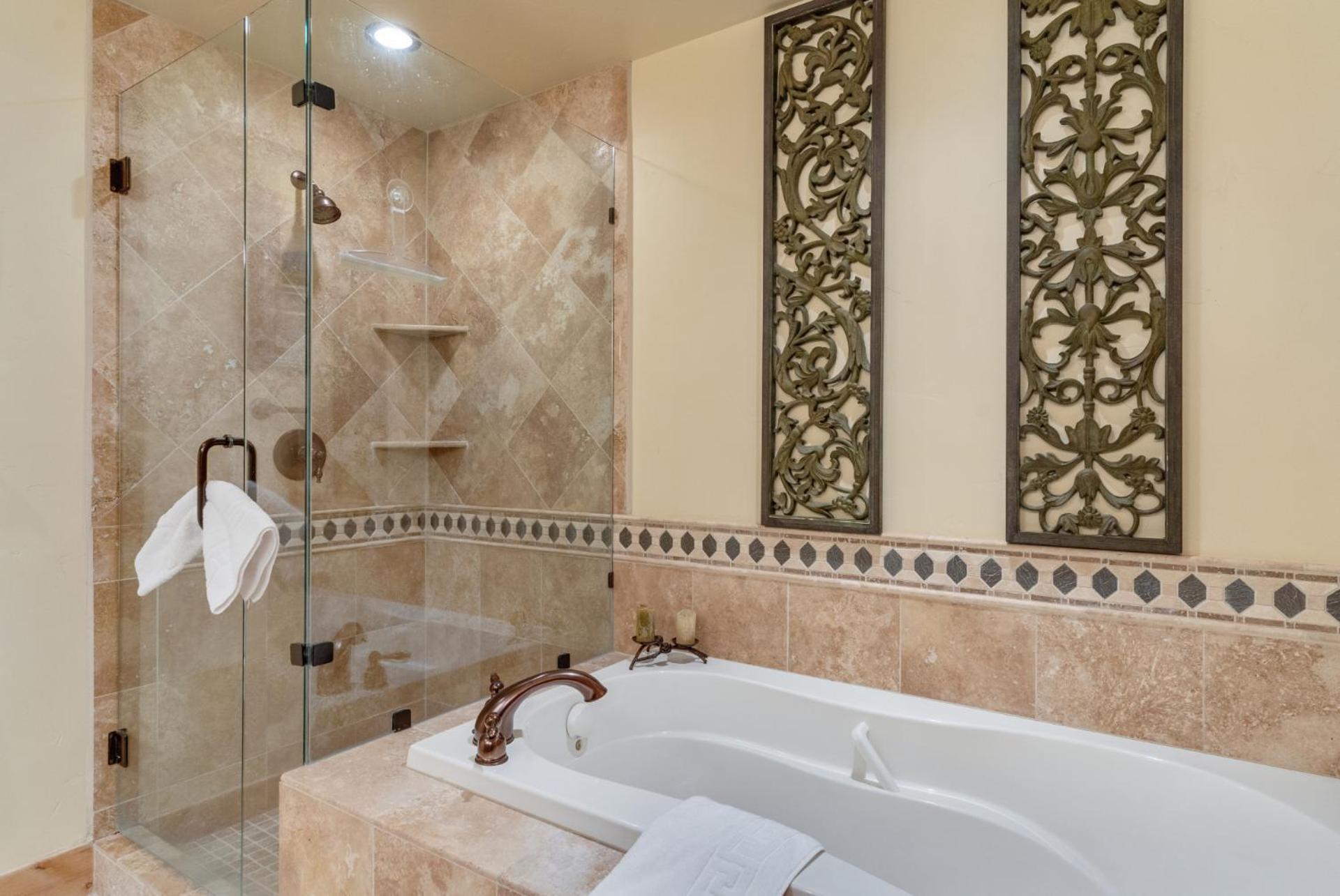 Holiday home Outdoor Pools And Hot Tubs, Air Conditioning, Washer & Dryer In Unit, Mountain Views