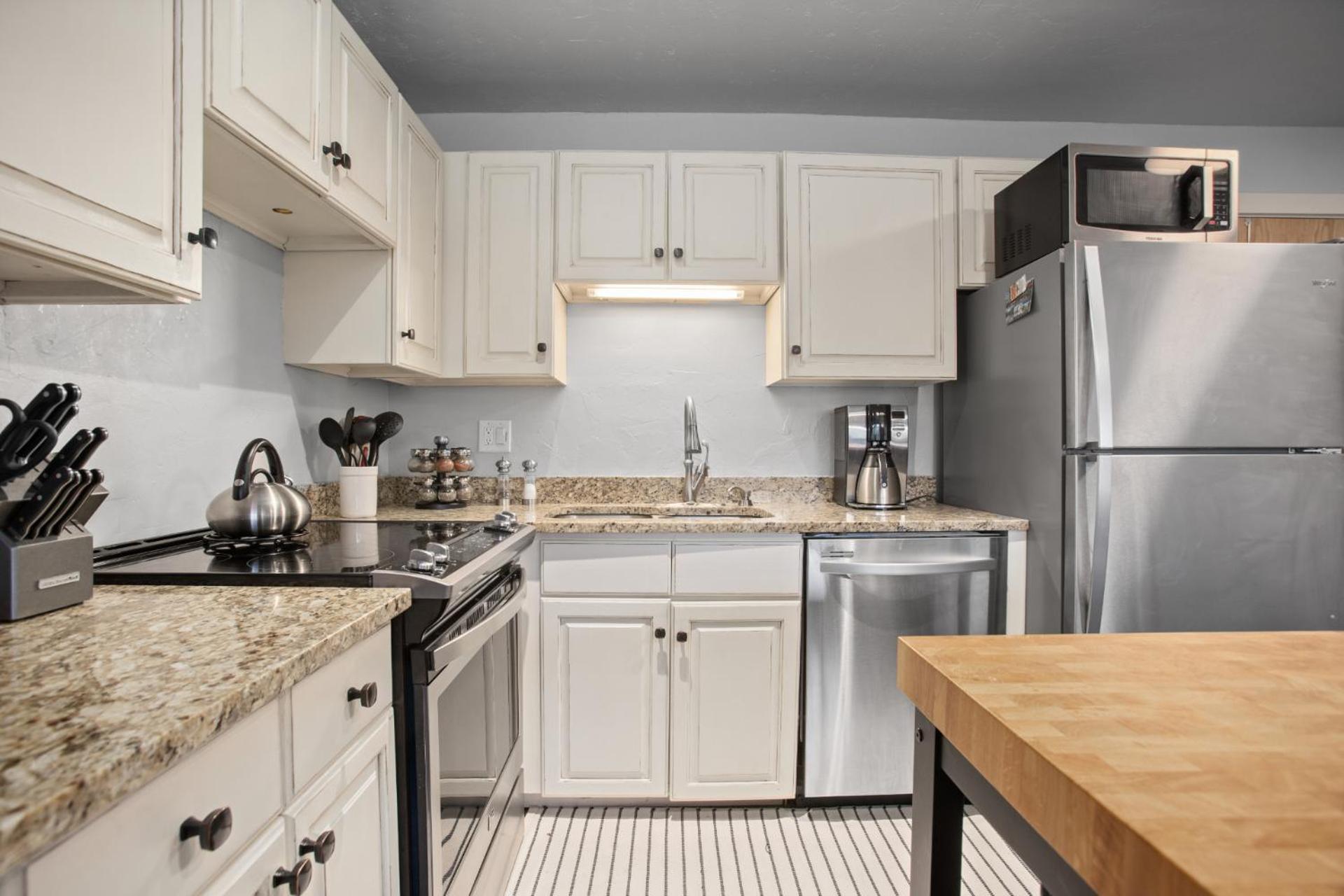 In, Out, Slope Views, California King, Recently Renovated Holiday home Steamboat Springs