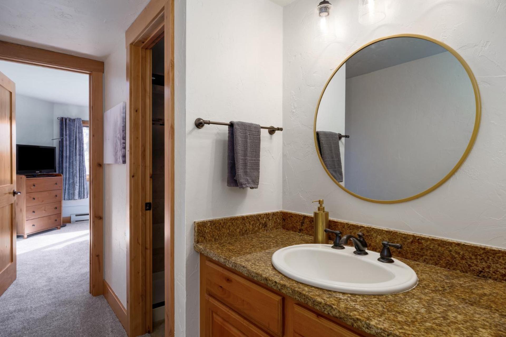 In Out, Hot Tub, Gas Grill In Picnic Area Holiday home Steamboat Springs